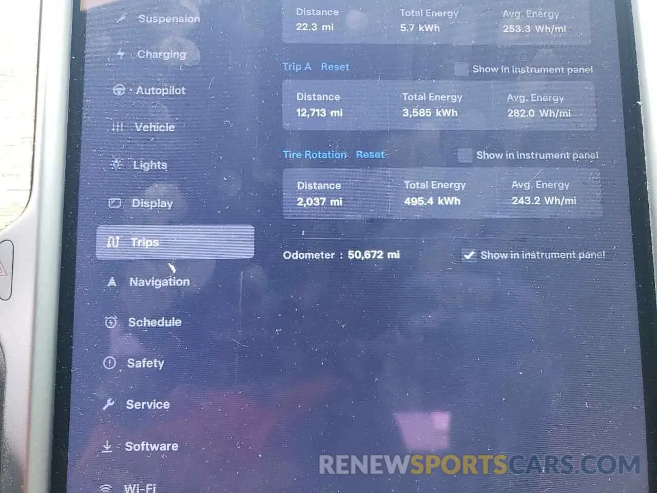 9 Photograph of a damaged car 5YJSA1E24LF360335 TESLA MODEL S 2020
