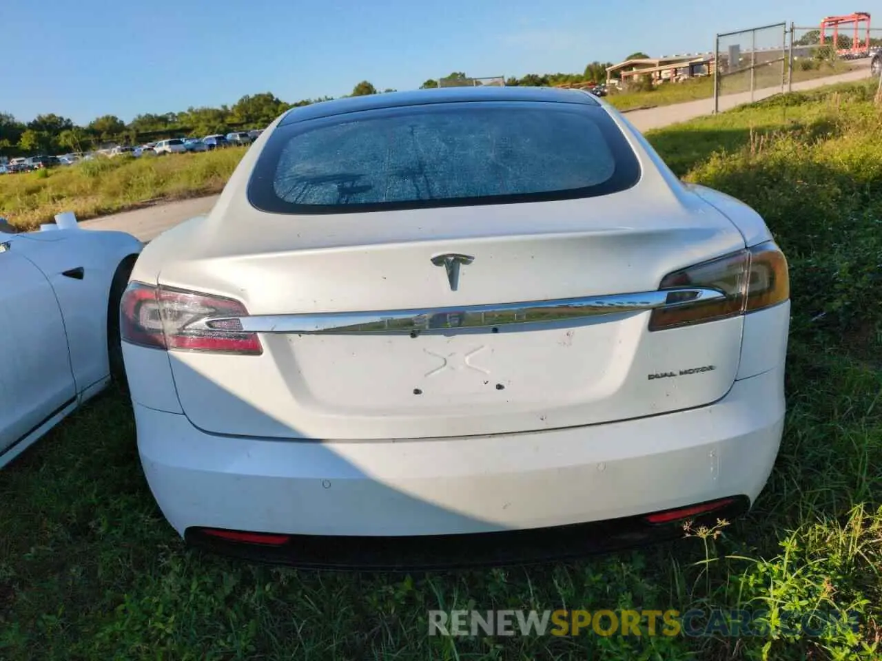 6 Photograph of a damaged car 5YJSA1E24LF370718 TESLA MODEL S 2020