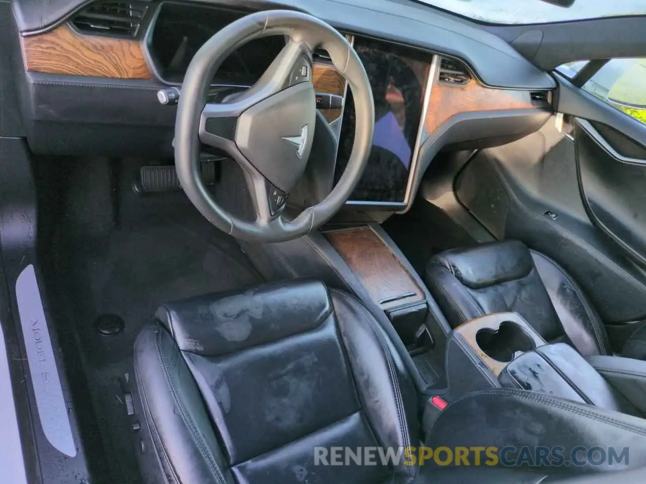 8 Photograph of a damaged car 5YJSA1E24LF370718 TESLA MODEL S 2020