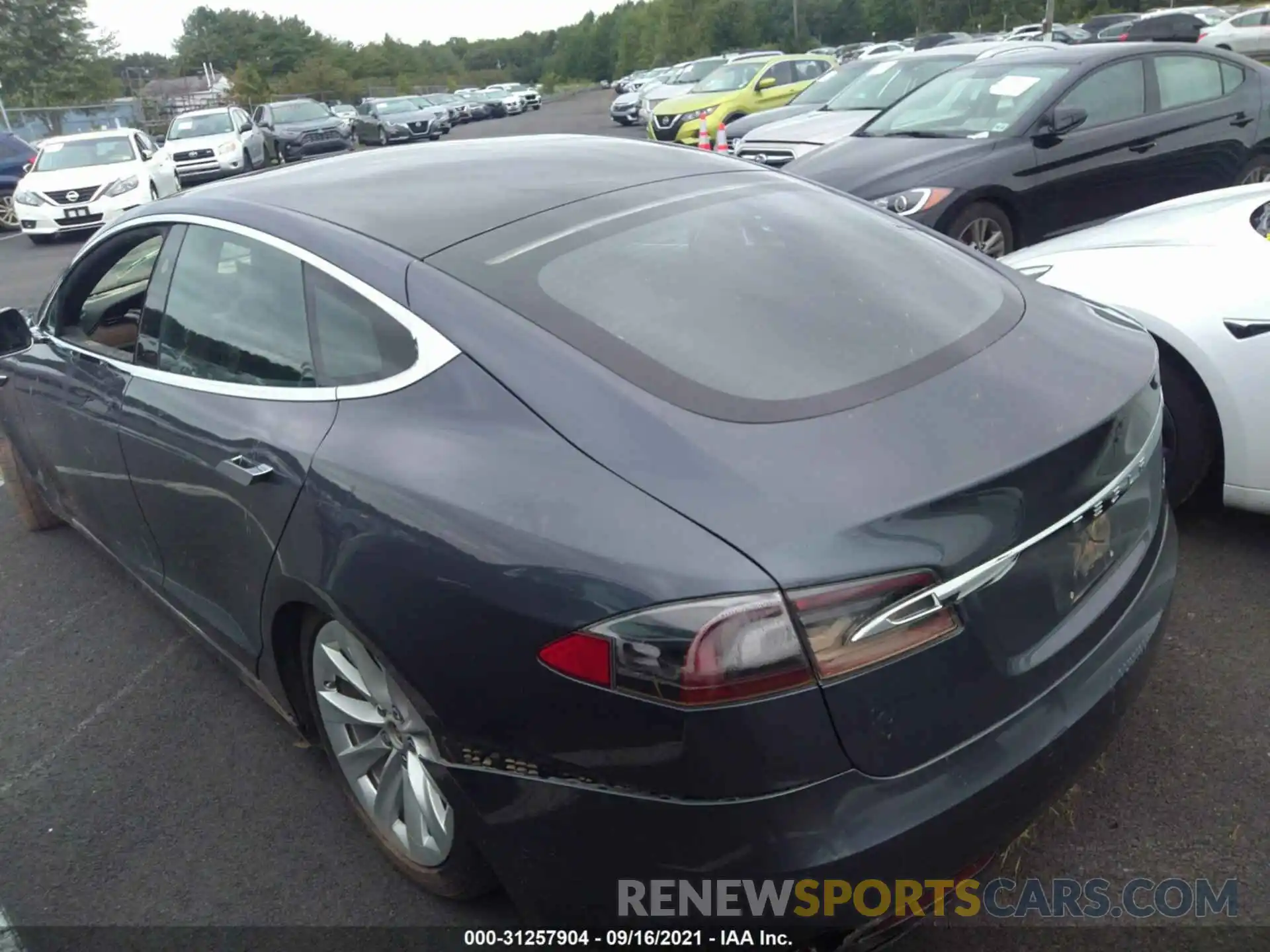 3 Photograph of a damaged car 5YJSA1E25LF359632 TESLA MODEL S 2020