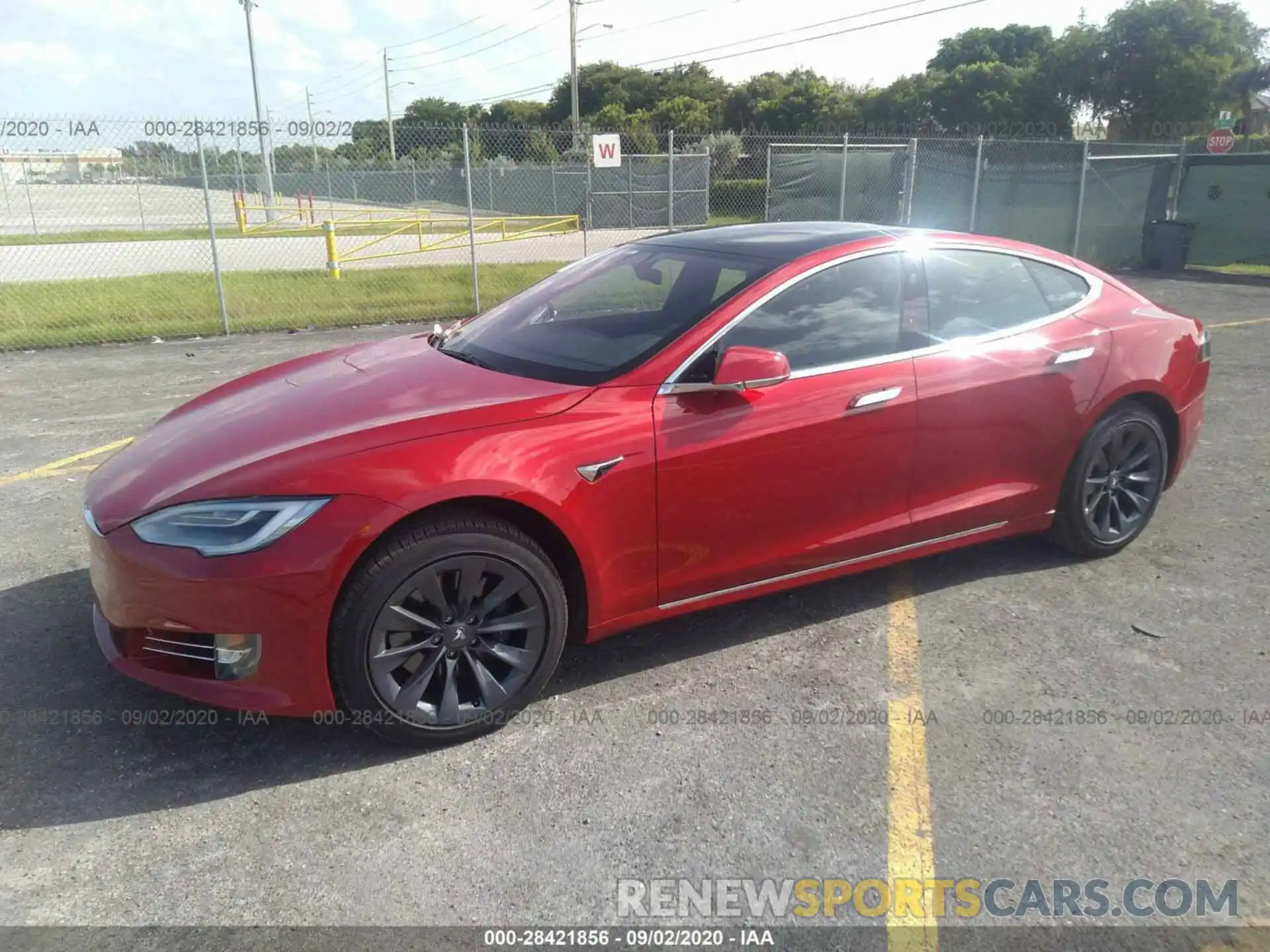 2 Photograph of a damaged car 5YJSA1E25LF366029 TESLA MODEL S 2020