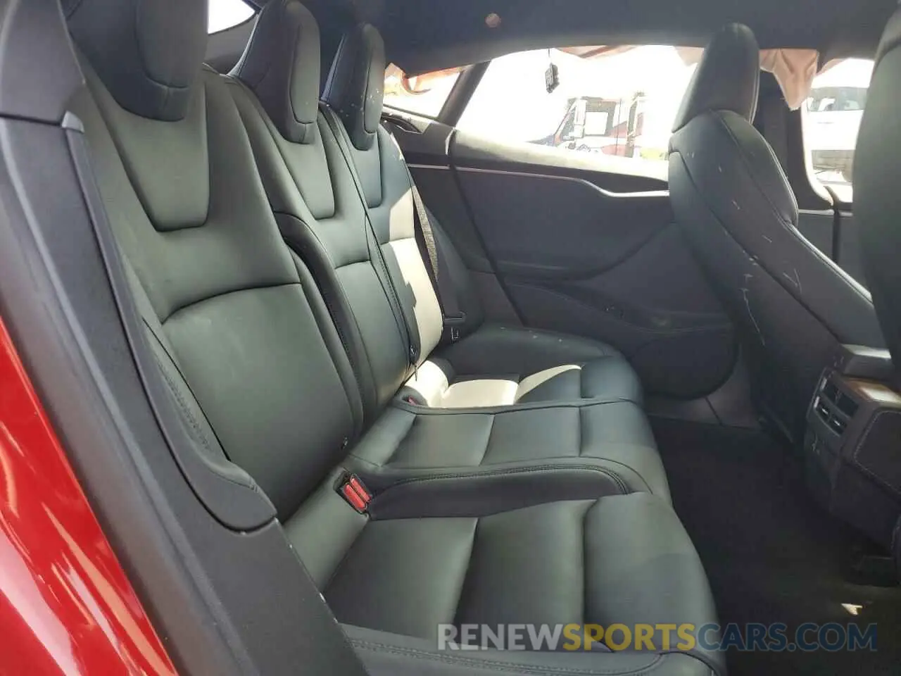 10 Photograph of a damaged car 5YJSA1E25LF390797 TESLA MODEL S 2020