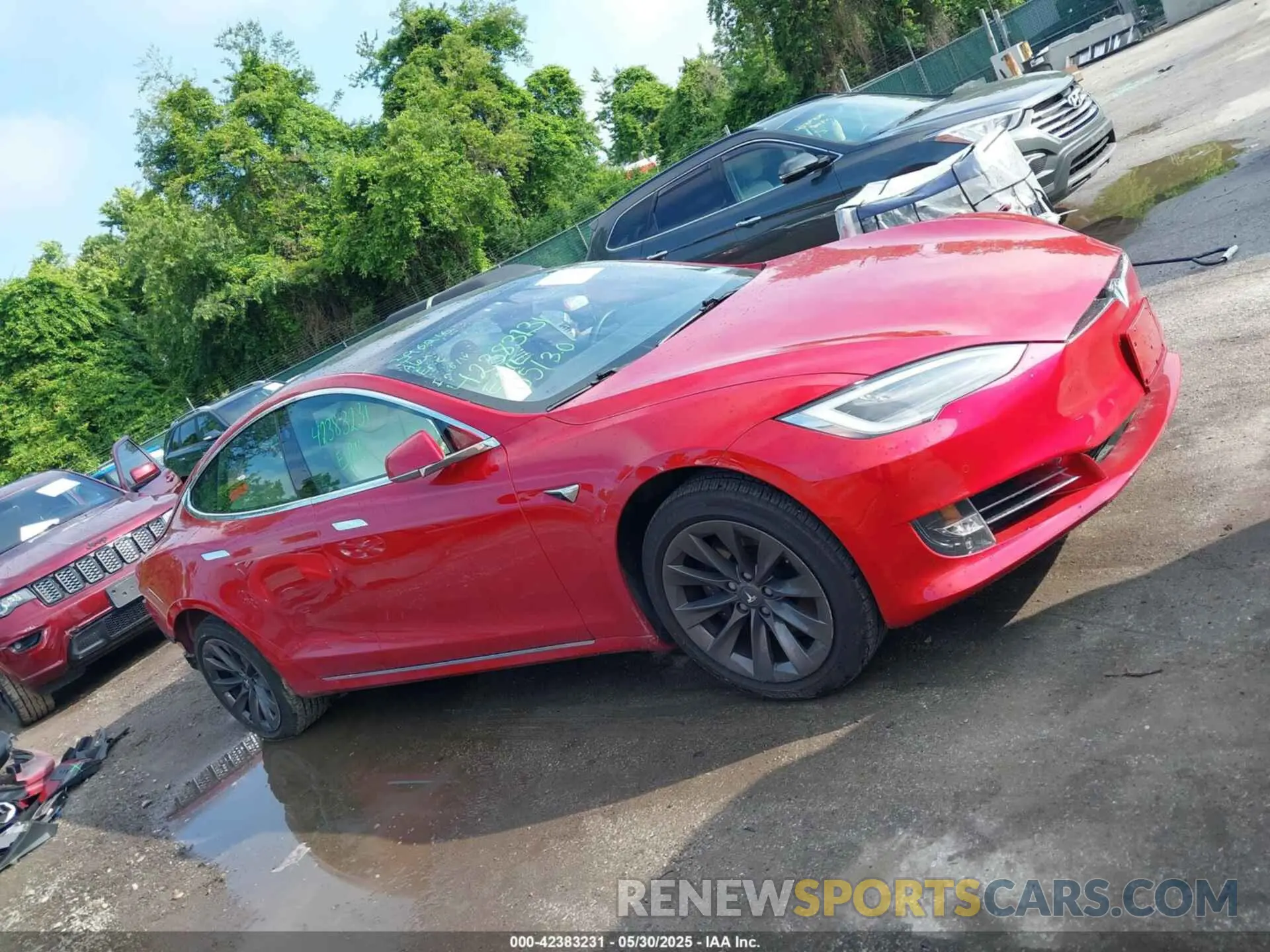 13 Photograph of a damaged car 5YJSA1E25LF396213 TESLA MODEL S 2020