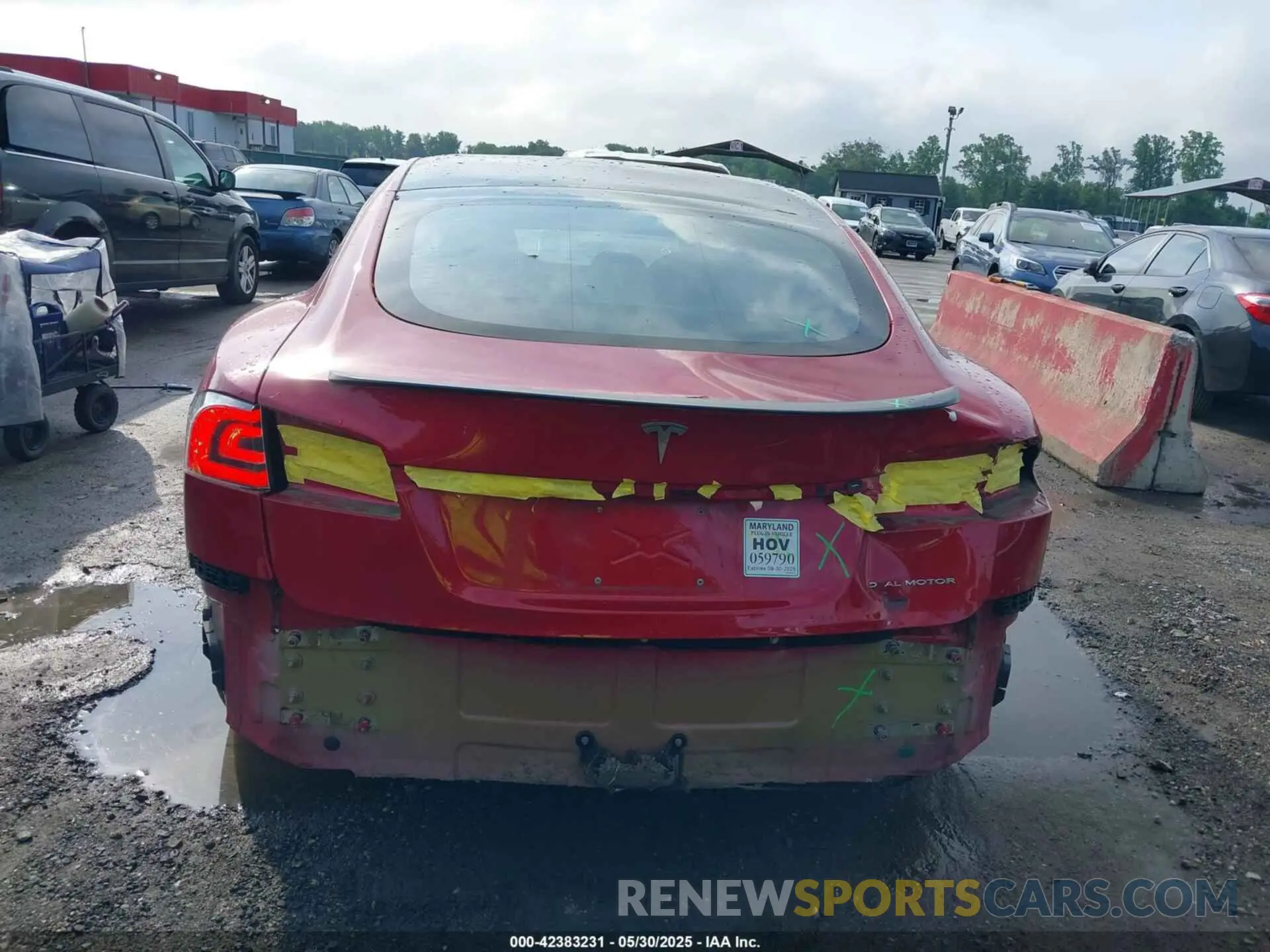16 Photograph of a damaged car 5YJSA1E25LF396213 TESLA MODEL S 2020