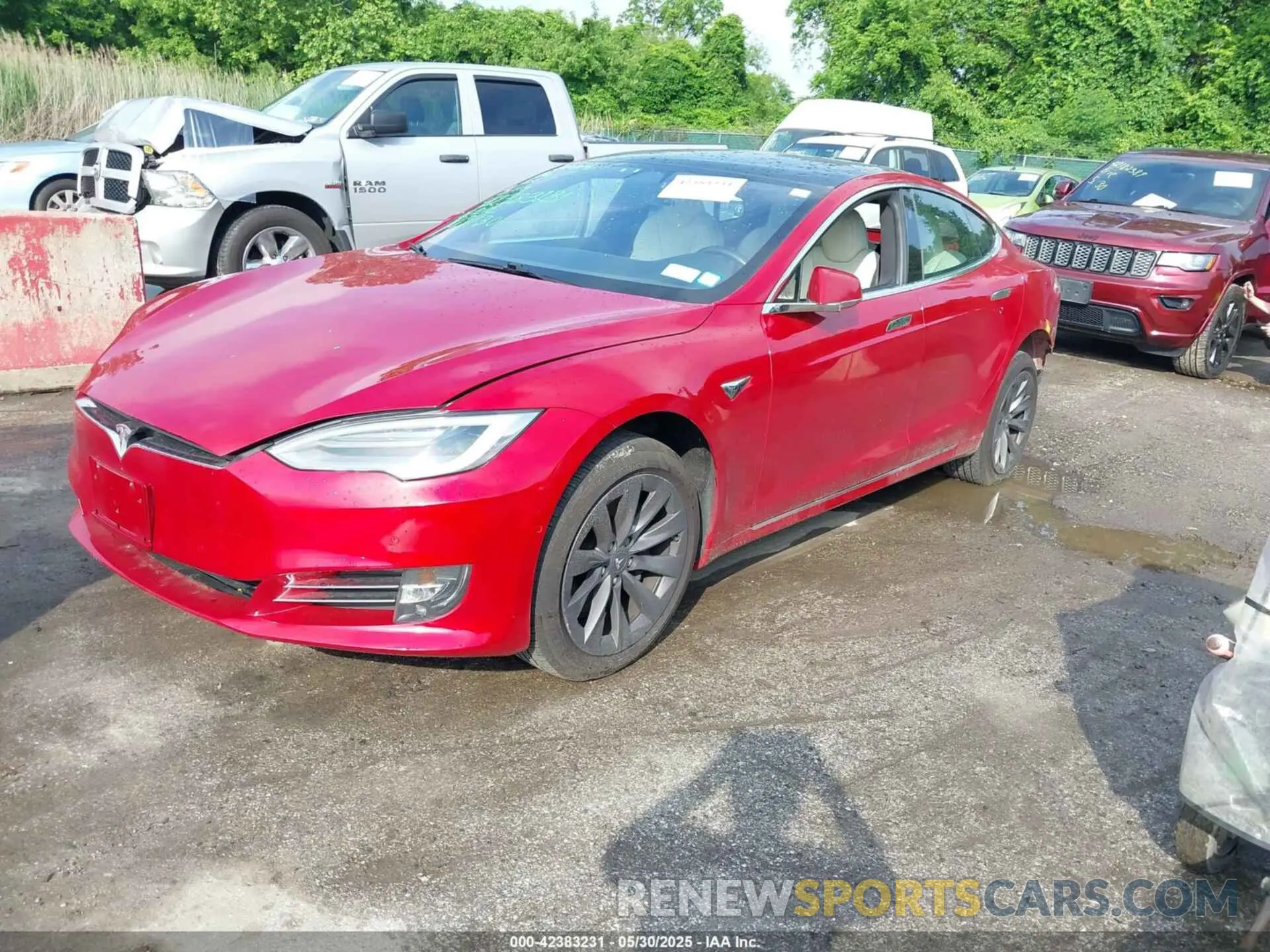 2 Photograph of a damaged car 5YJSA1E25LF396213 TESLA MODEL S 2020