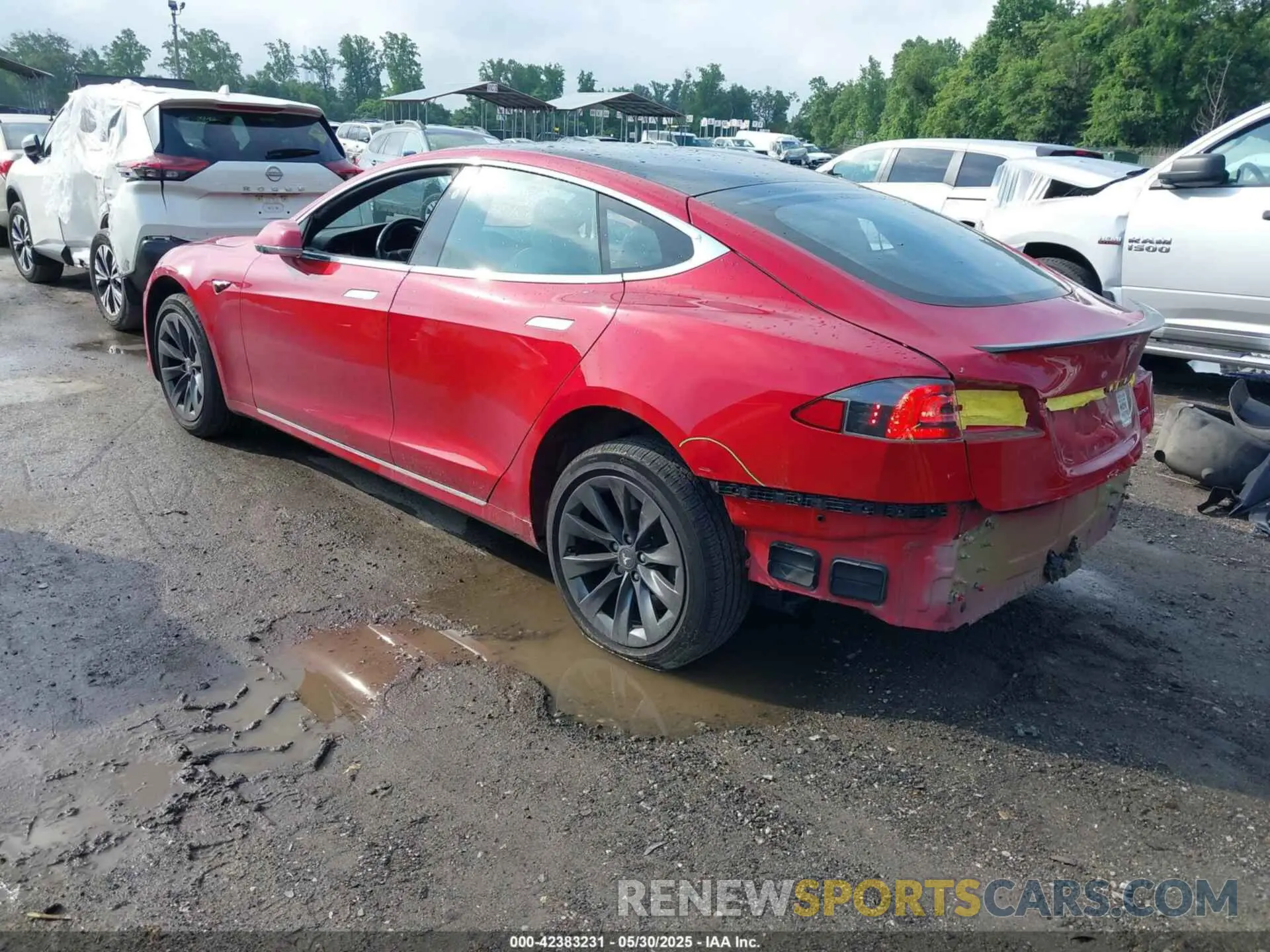 3 Photograph of a damaged car 5YJSA1E25LF396213 TESLA MODEL S 2020