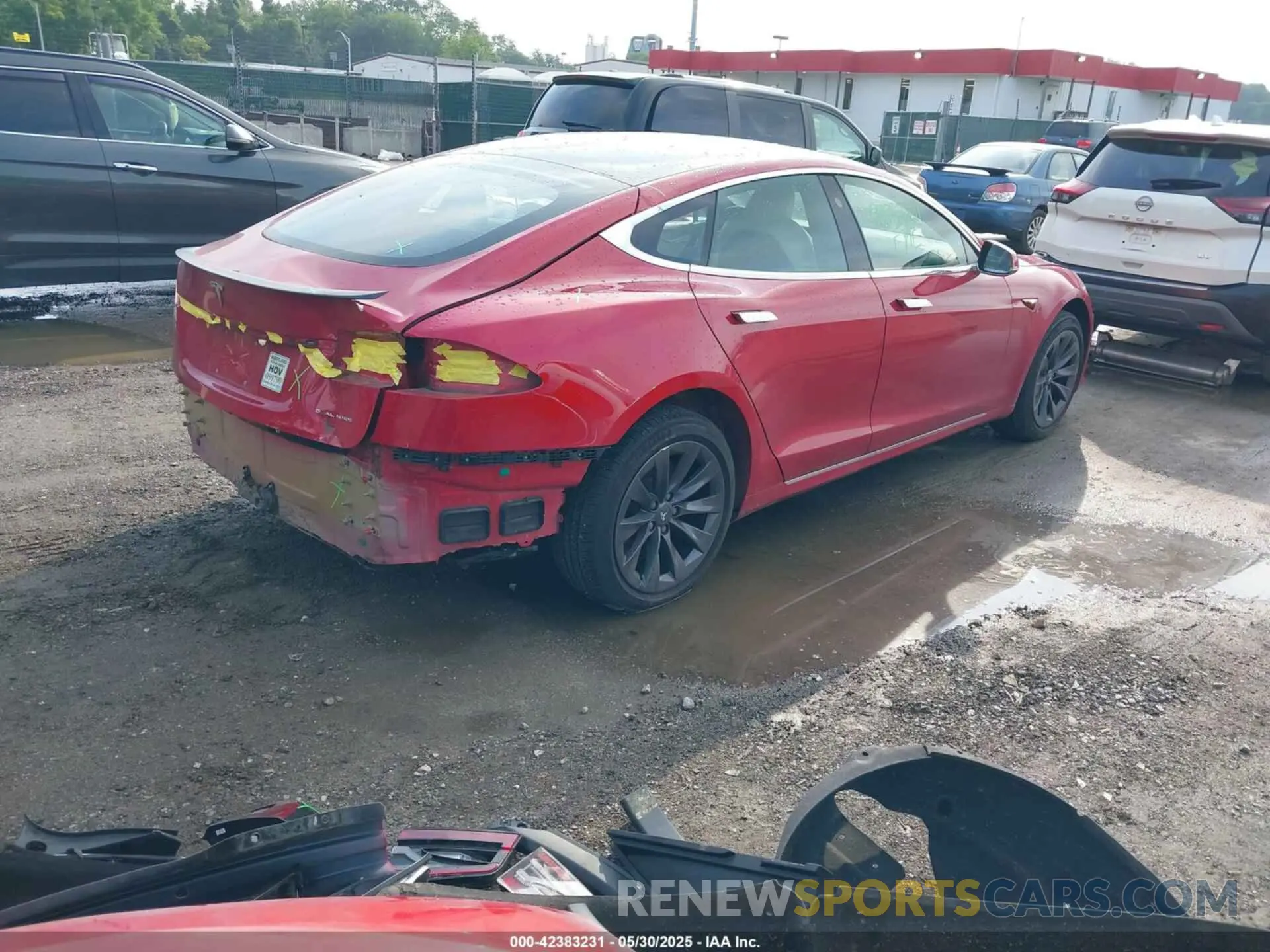 4 Photograph of a damaged car 5YJSA1E25LF396213 TESLA MODEL S 2020