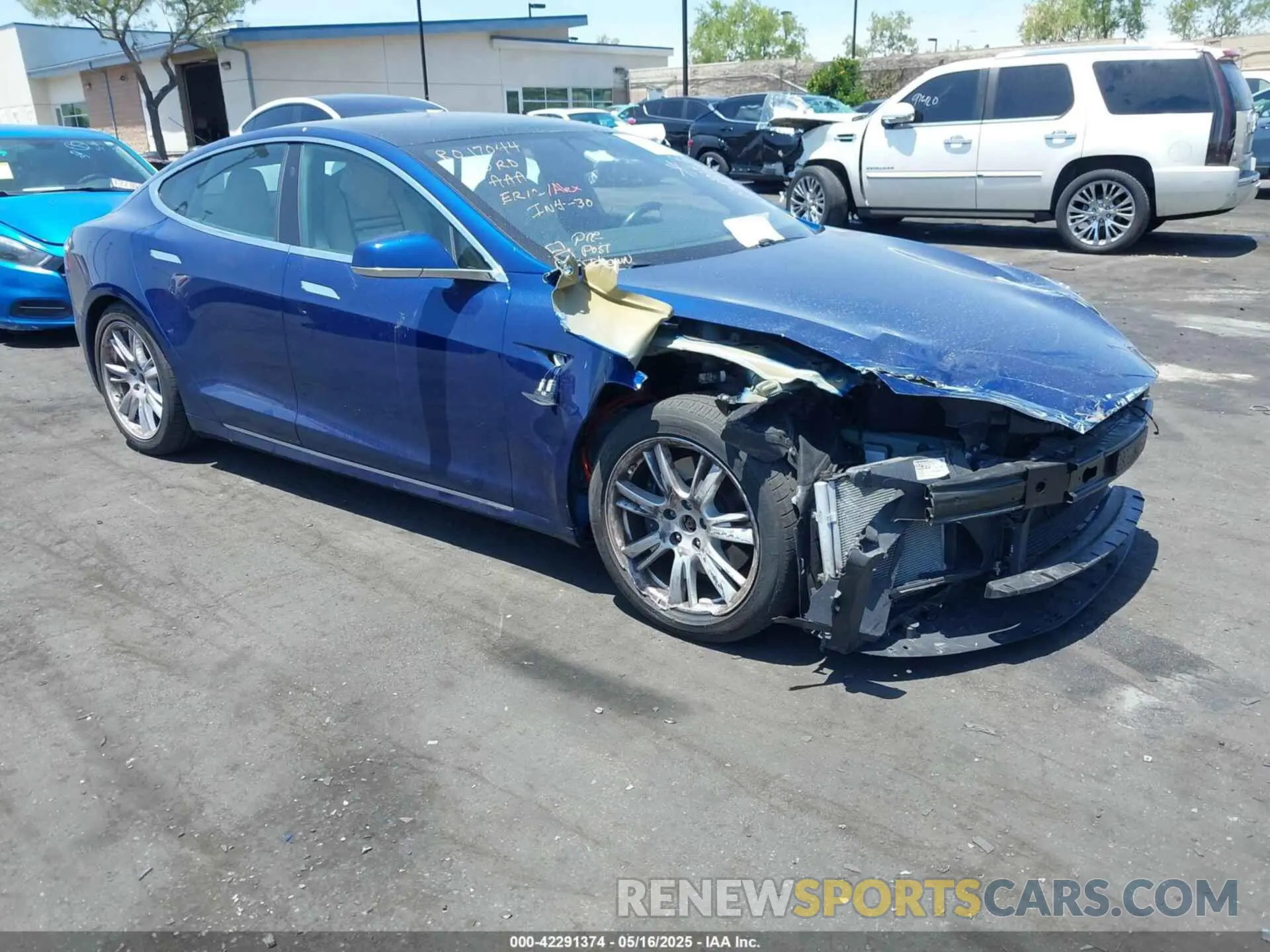 1 Photograph of a damaged car 5YJSA1E25LF396292 TESLA MODEL S 2020