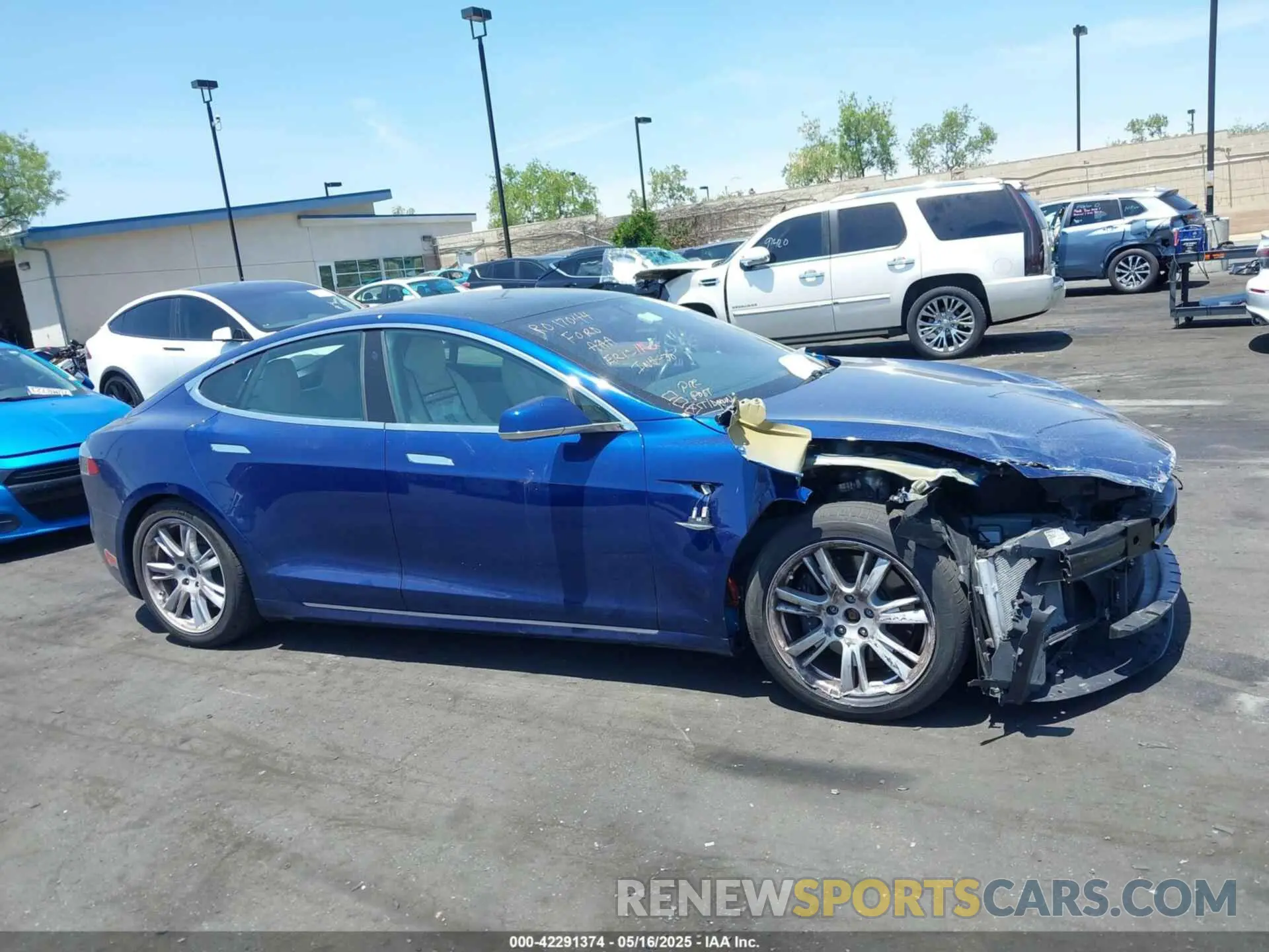 14 Photograph of a damaged car 5YJSA1E25LF396292 TESLA MODEL S 2020