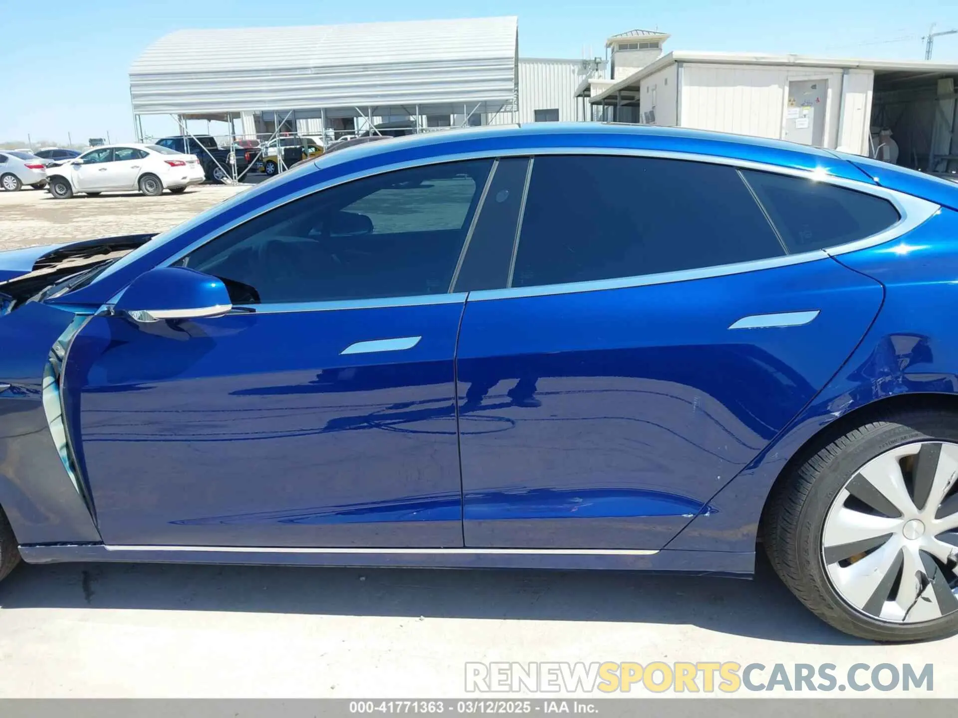 14 Photograph of a damaged car 5YJSA1E25LF401362 TESLA MODEL S 2020