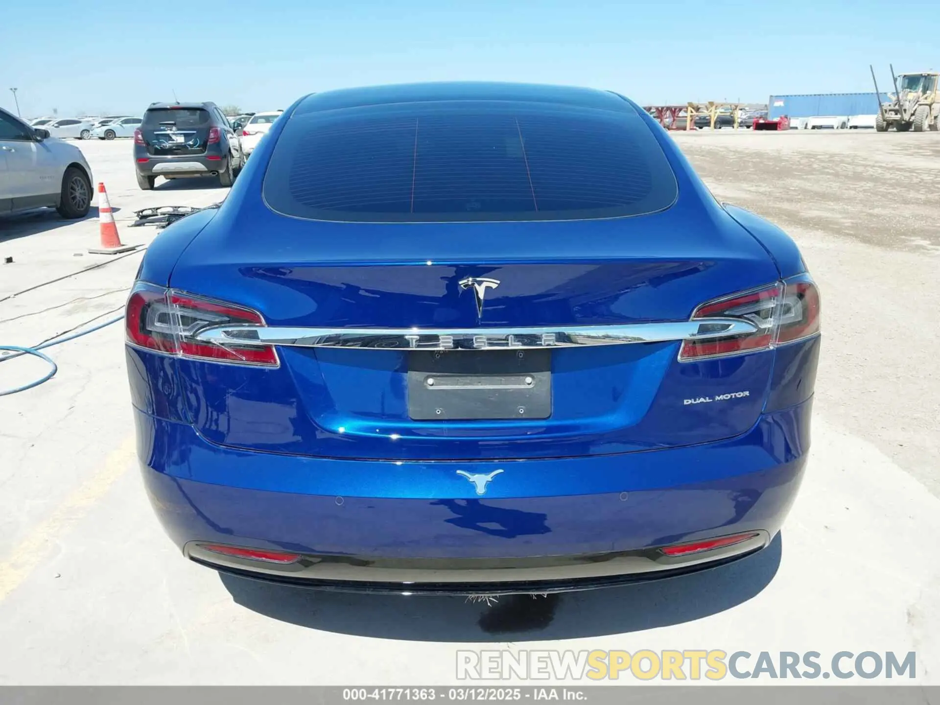 16 Photograph of a damaged car 5YJSA1E25LF401362 TESLA MODEL S 2020
