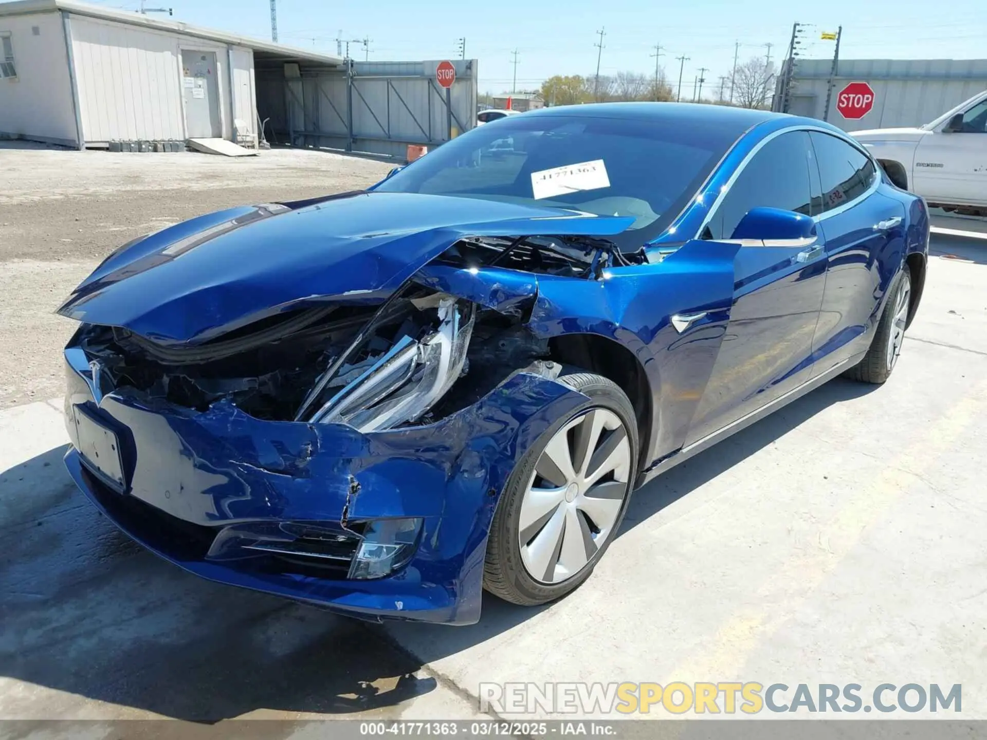2 Photograph of a damaged car 5YJSA1E25LF401362 TESLA MODEL S 2020