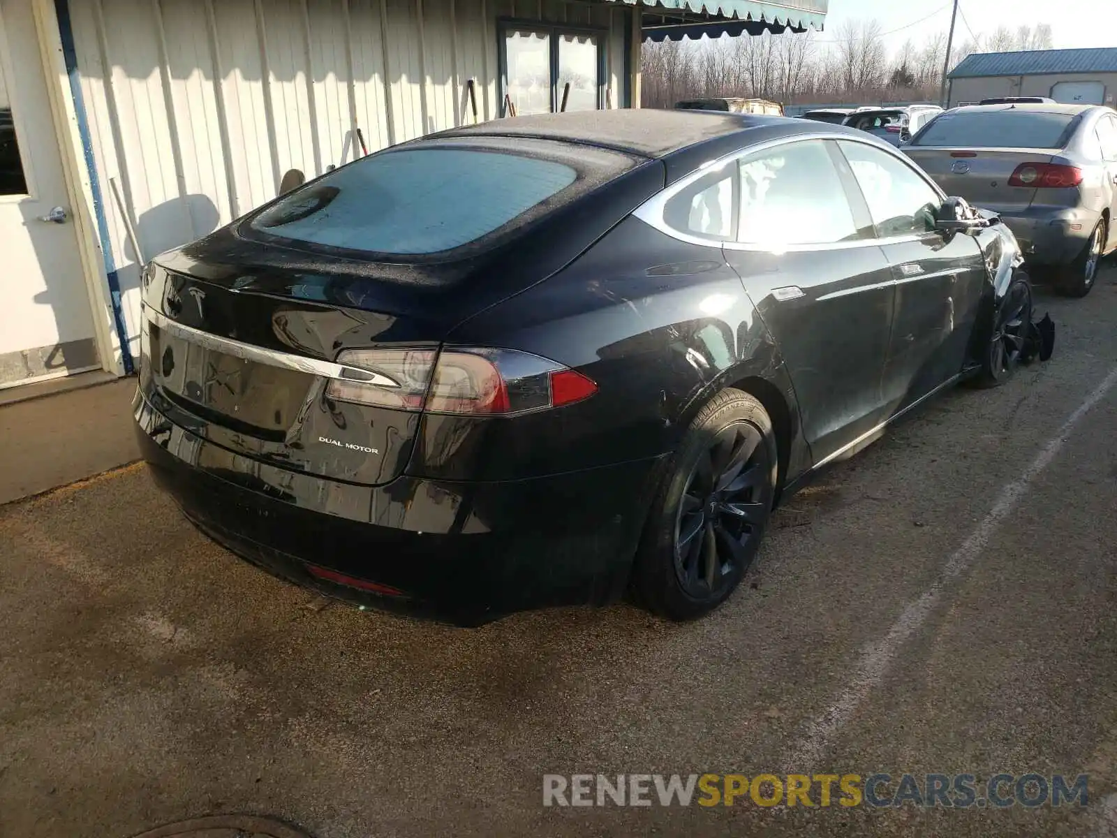 4 Photograph of a damaged car 5YJSA1E26LF360577 TESLA MODEL S 2020