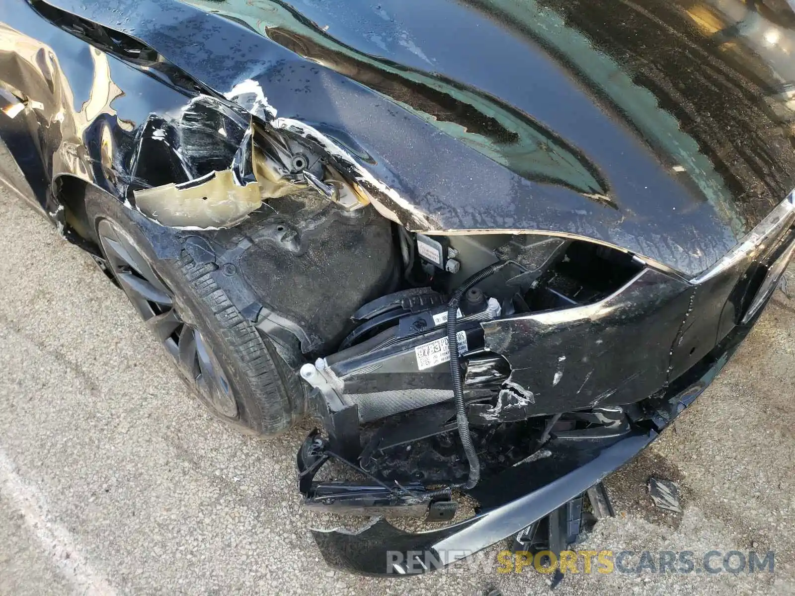 9 Photograph of a damaged car 5YJSA1E26LF360577 TESLA MODEL S 2020