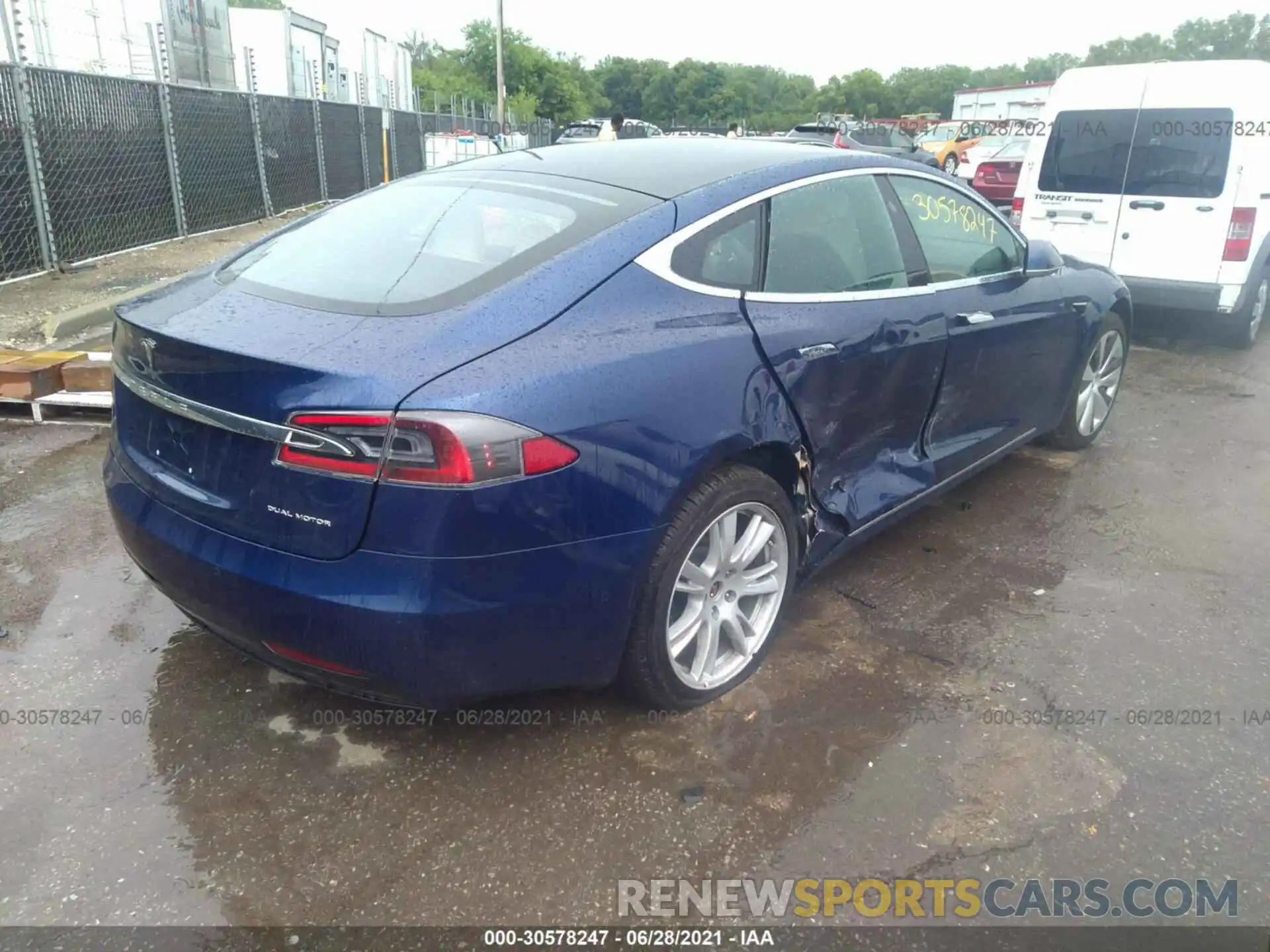 4 Photograph of a damaged car 5YJSA1E26LF411236 TESLA MODEL S 2020