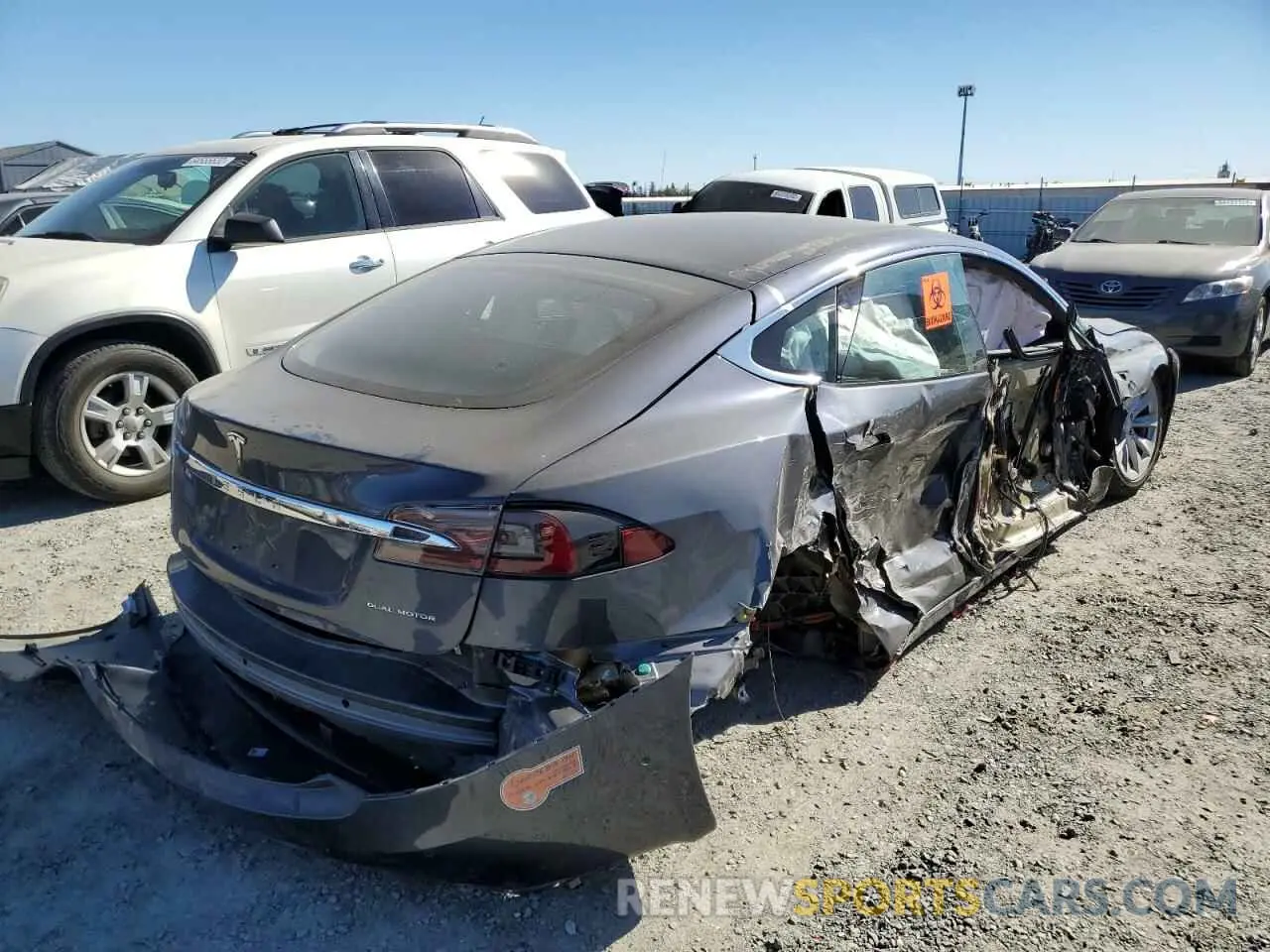 4 Photograph of a damaged car 5YJSA1E27LF363987 TESLA MODEL S 2020