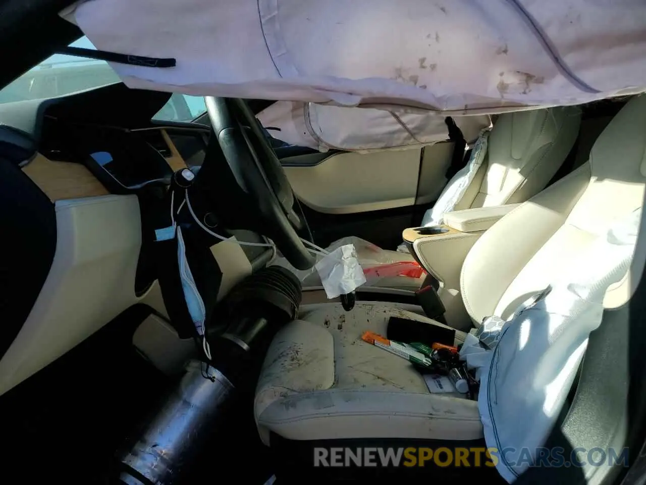 5 Photograph of a damaged car 5YJSA1E27LF363987 TESLA MODEL S 2020