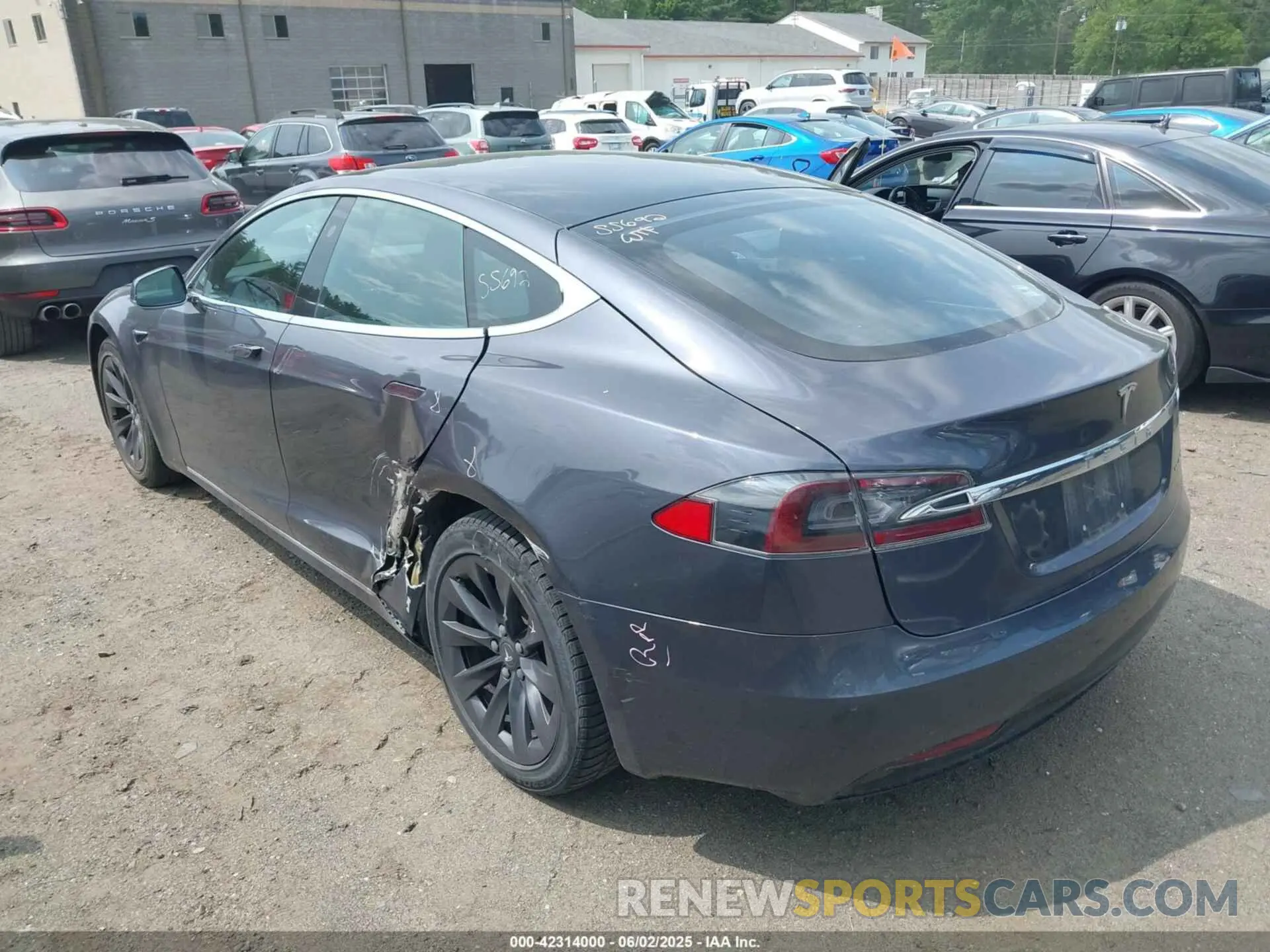 3 Photograph of a damaged car 5YJSA1E27LF406692 TESLA MODEL S 2020
