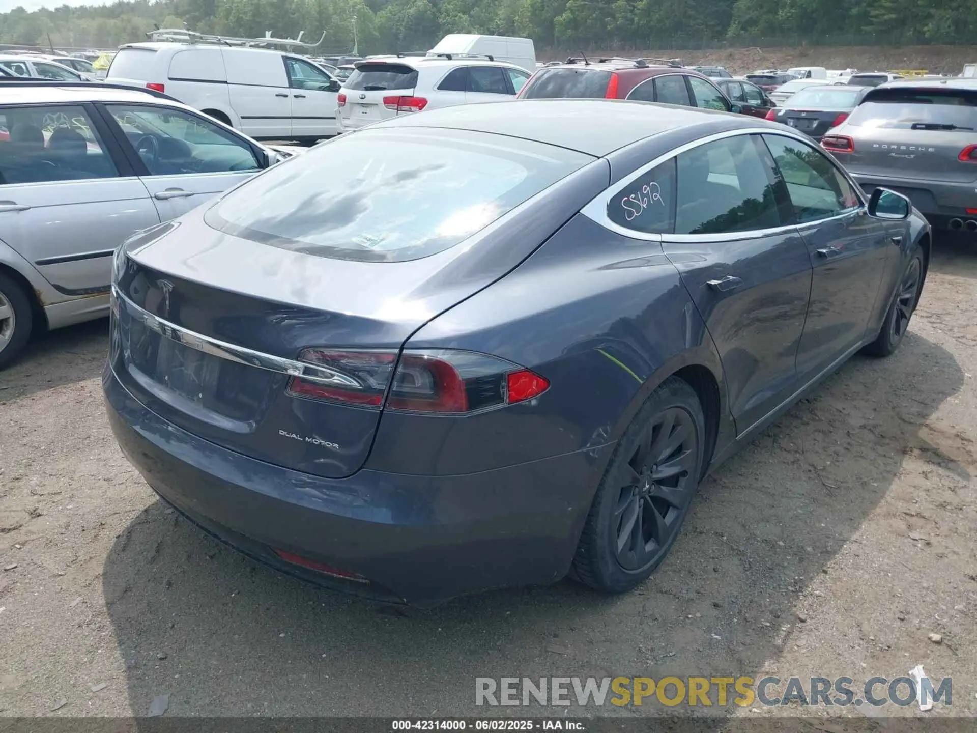4 Photograph of a damaged car 5YJSA1E27LF406692 TESLA MODEL S 2020