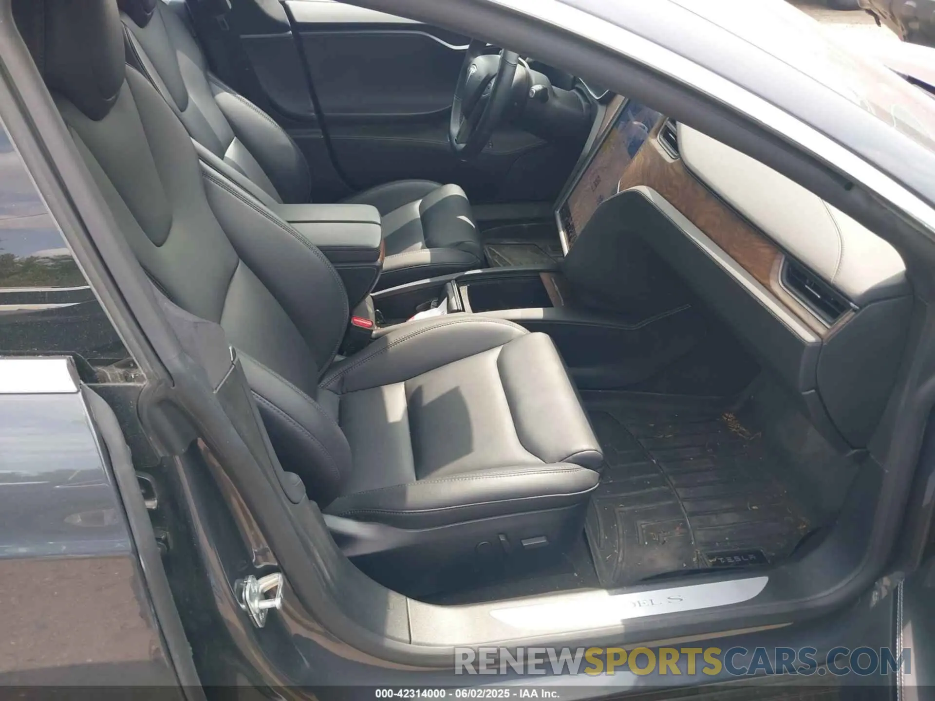 5 Photograph of a damaged car 5YJSA1E27LF406692 TESLA MODEL S 2020