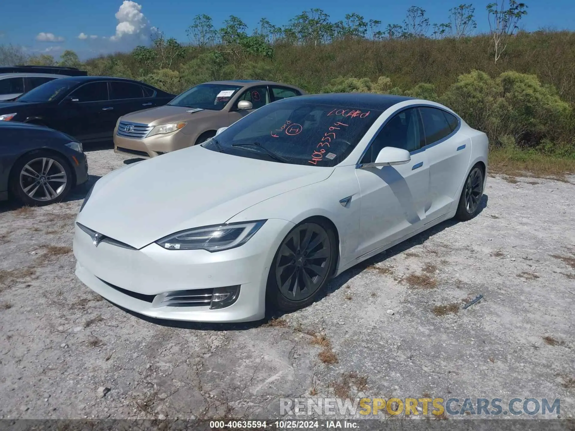 2 Photograph of a damaged car 5YJSA1E28LF354893 TESLA MODEL S 2020