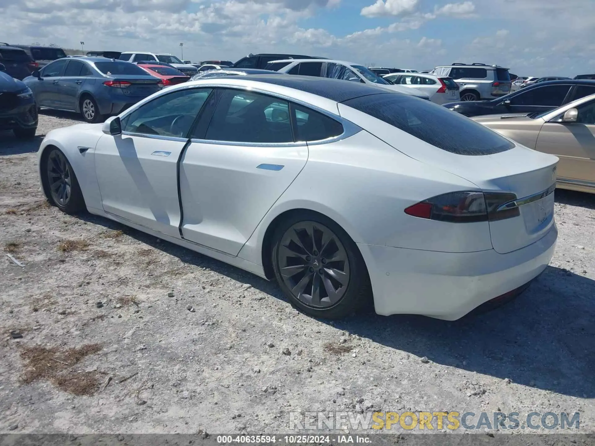 3 Photograph of a damaged car 5YJSA1E28LF354893 TESLA MODEL S 2020