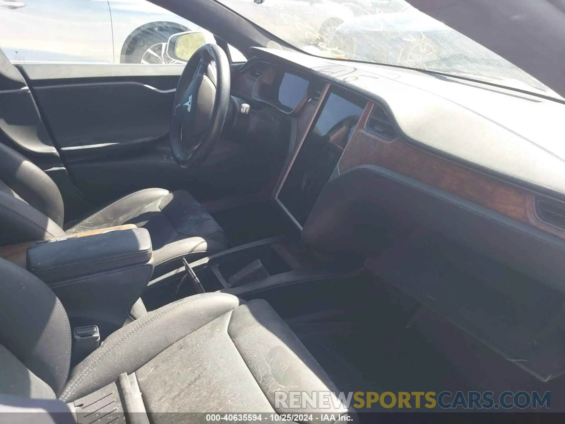 5 Photograph of a damaged car 5YJSA1E28LF354893 TESLA MODEL S 2020