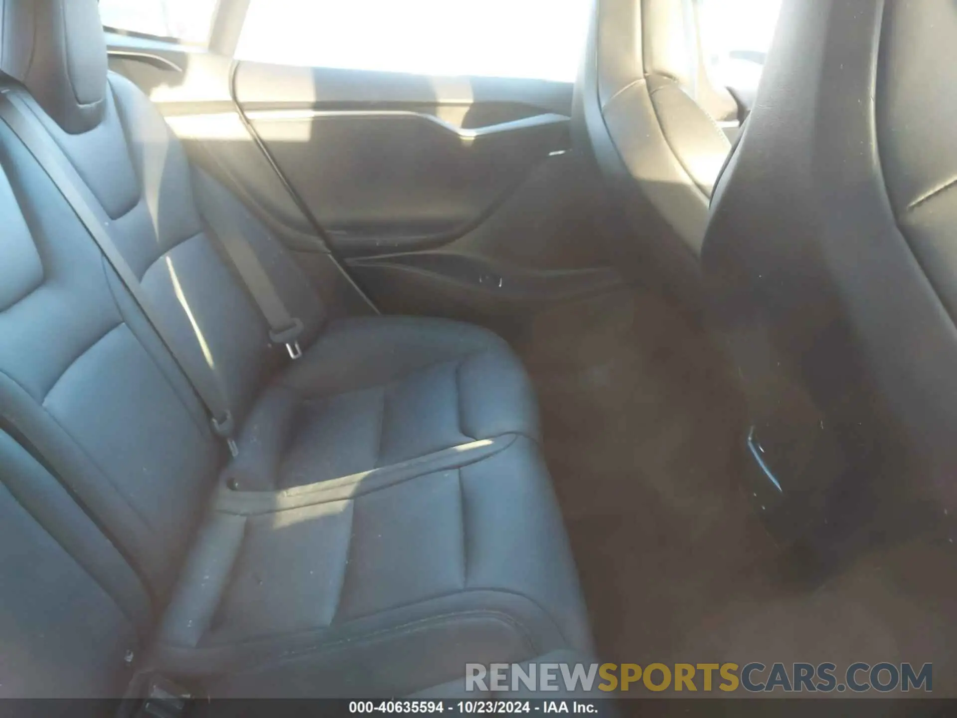 8 Photograph of a damaged car 5YJSA1E28LF354893 TESLA MODEL S 2020