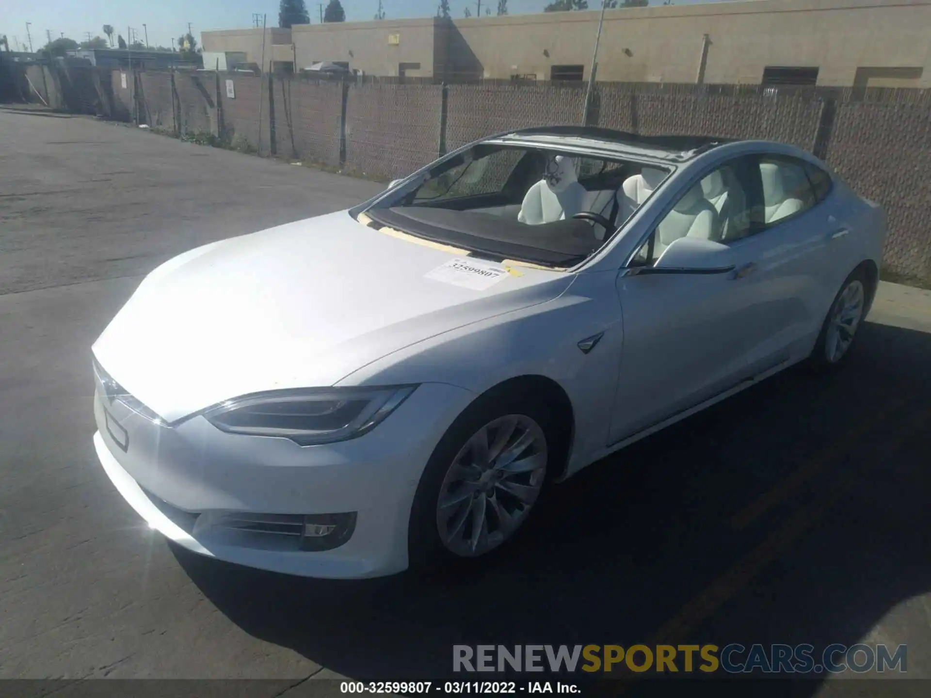 2 Photograph of a damaged car 5YJSA1E28LF392091 TESLA MODEL S 2020