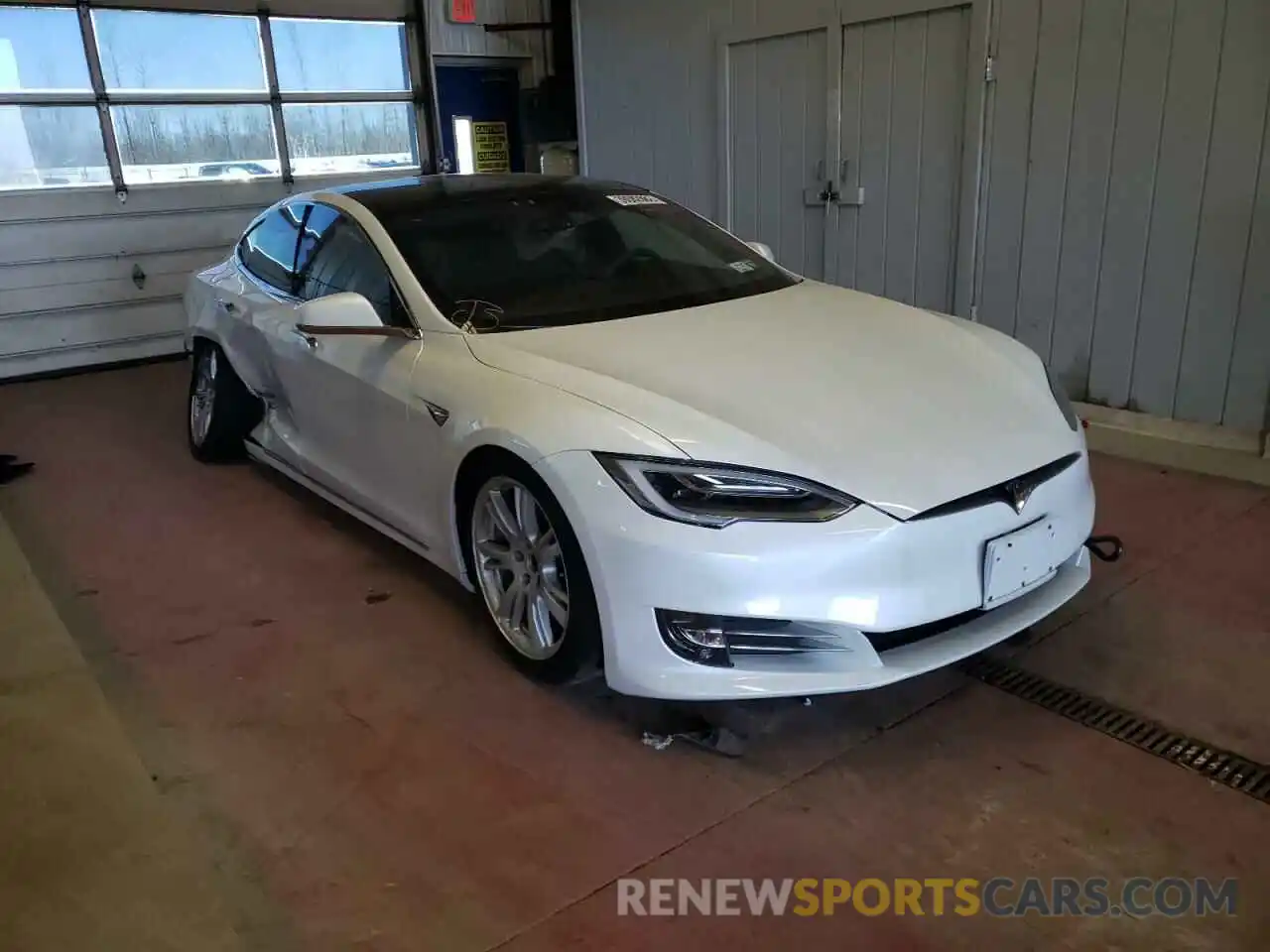 1 Photograph of a damaged car 5YJSA1E28LF398022 TESLA MODEL S 2020