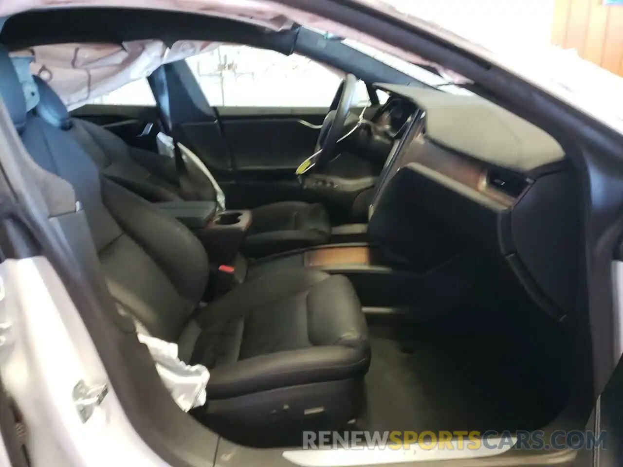 5 Photograph of a damaged car 5YJSA1E28LF398022 TESLA MODEL S 2020