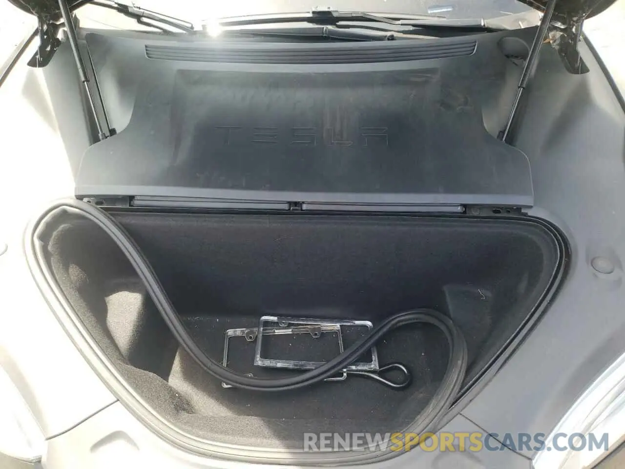 11 Photograph of a damaged car 5YJSA1E28LF412484 TESLA MODEL S 2020