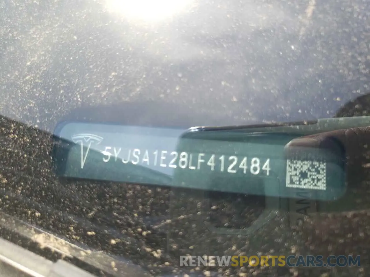 12 Photograph of a damaged car 5YJSA1E28LF412484 TESLA MODEL S 2020