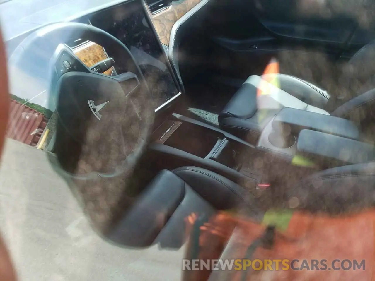 7 Photograph of a damaged car 5YJSA1E28LF412484 TESLA MODEL S 2020
