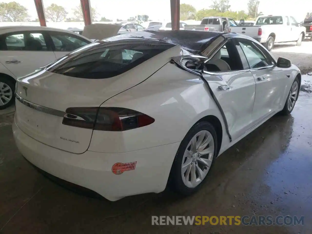 4 Photograph of a damaged car 5YJSA1E29LF363165 TESLA MODEL S 2020