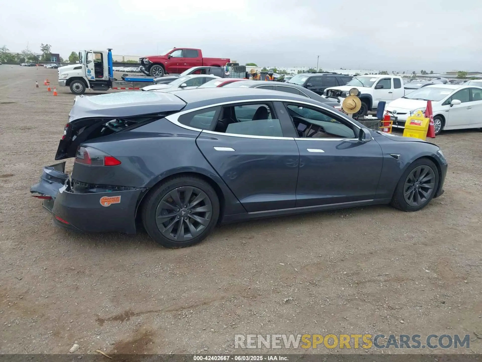 13 Photograph of a damaged car 5YJSA1E29LF363957 TESLA MODEL S 2020