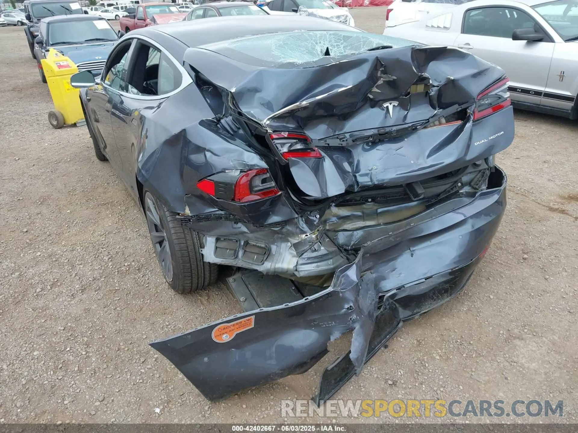 6 Photograph of a damaged car 5YJSA1E29LF363957 TESLA MODEL S 2020