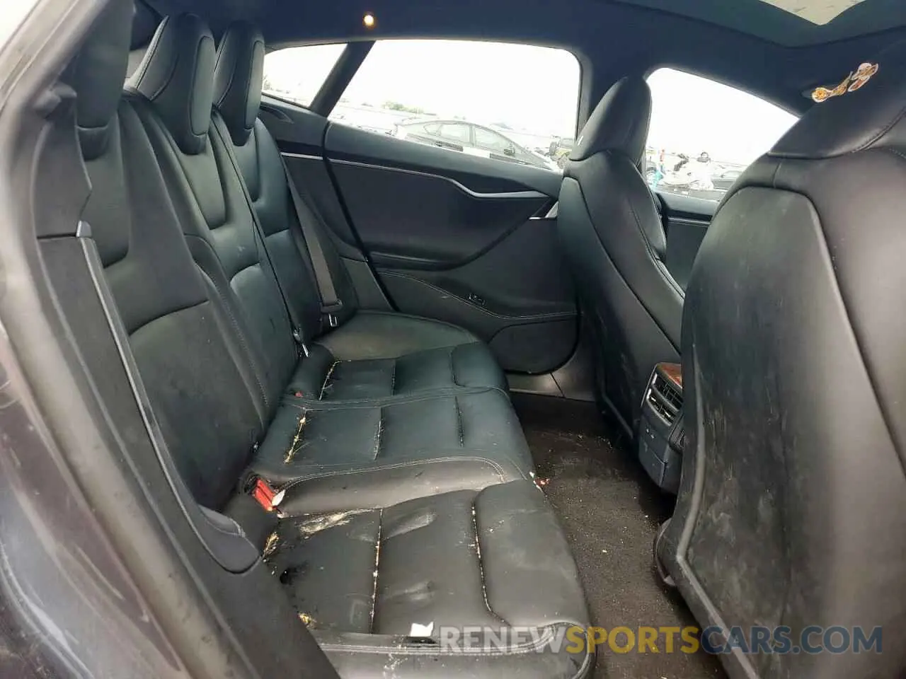 10 Photograph of a damaged car 5YJSA1E29LF385201 TESLA MODEL S 2020