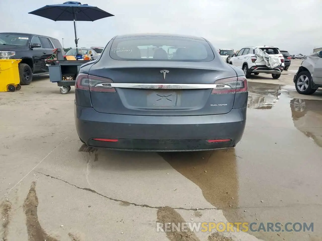 6 Photograph of a damaged car 5YJSA1E29LF385201 TESLA MODEL S 2020