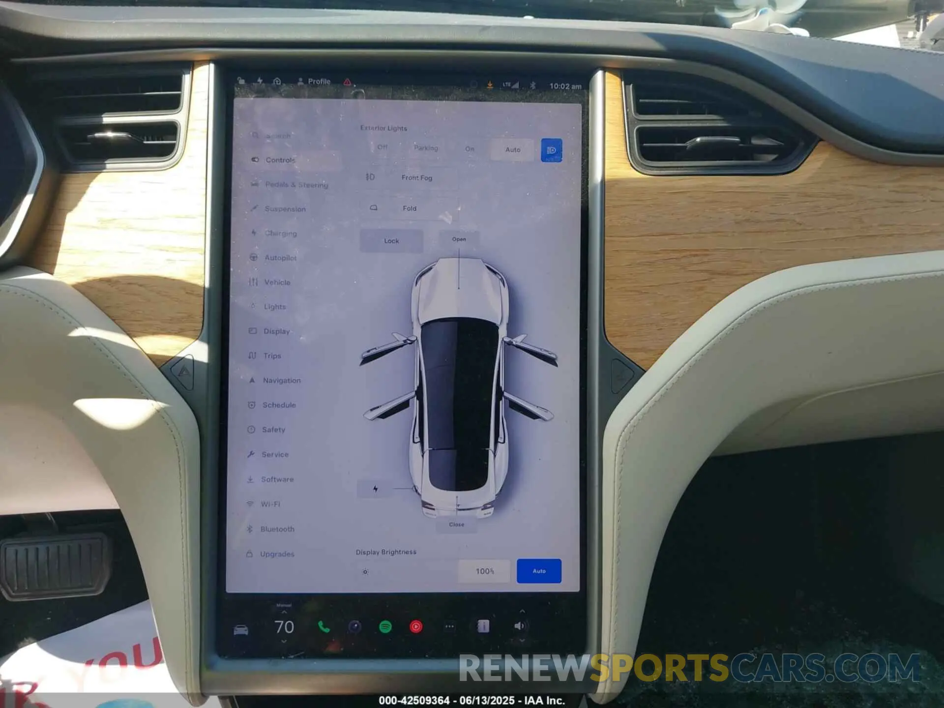 17 Photograph of a damaged car 5YJSA1E29LF389023 TESLA MODEL S 2020