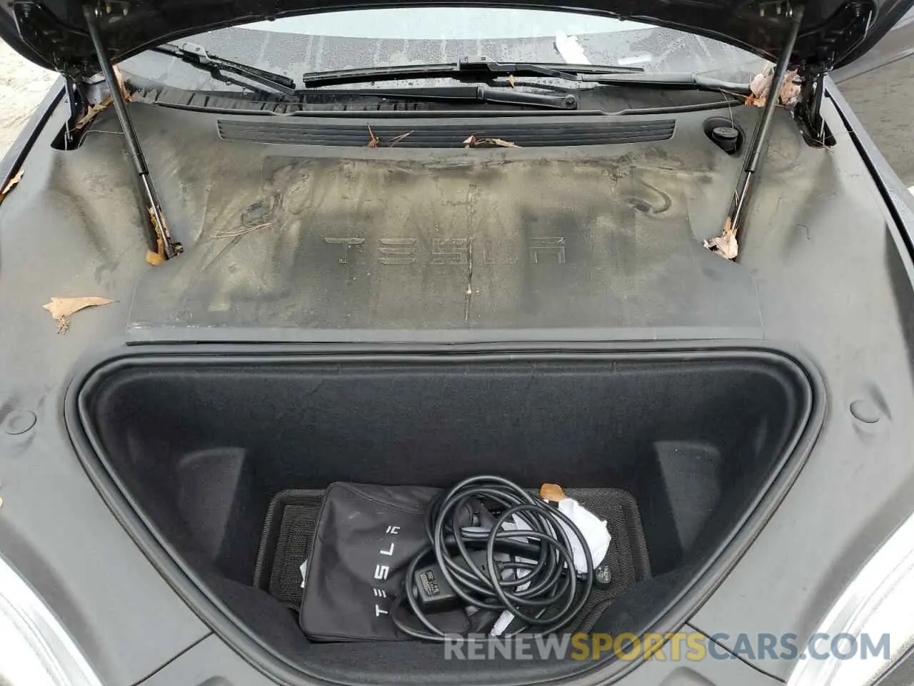 11 Photograph of a damaged car 5YJSA1E29LF412901 TESLA MODEL S 2020