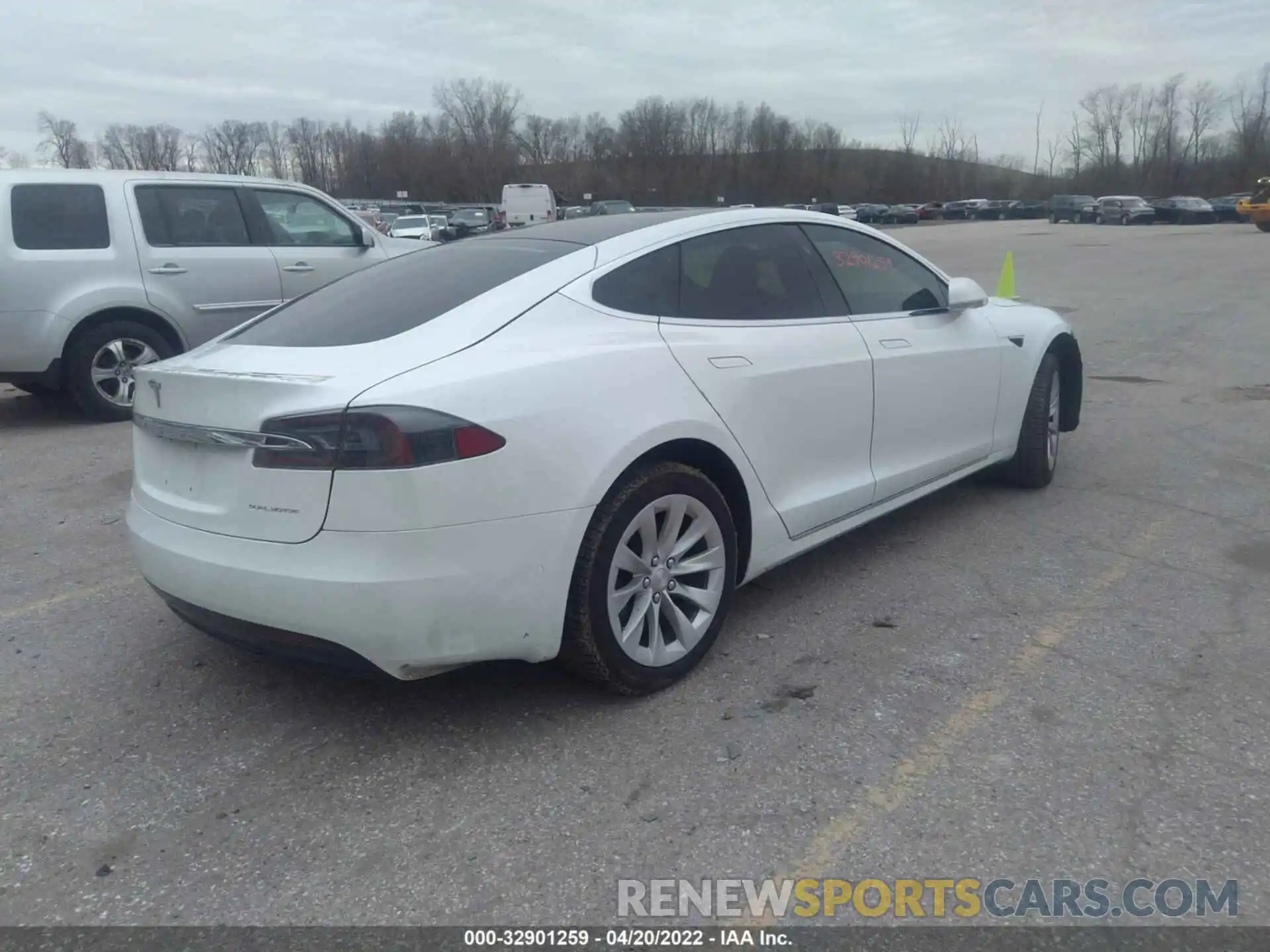 4 Photograph of a damaged car 5YJSA1E2XLF350912 TESLA MODEL S 2020