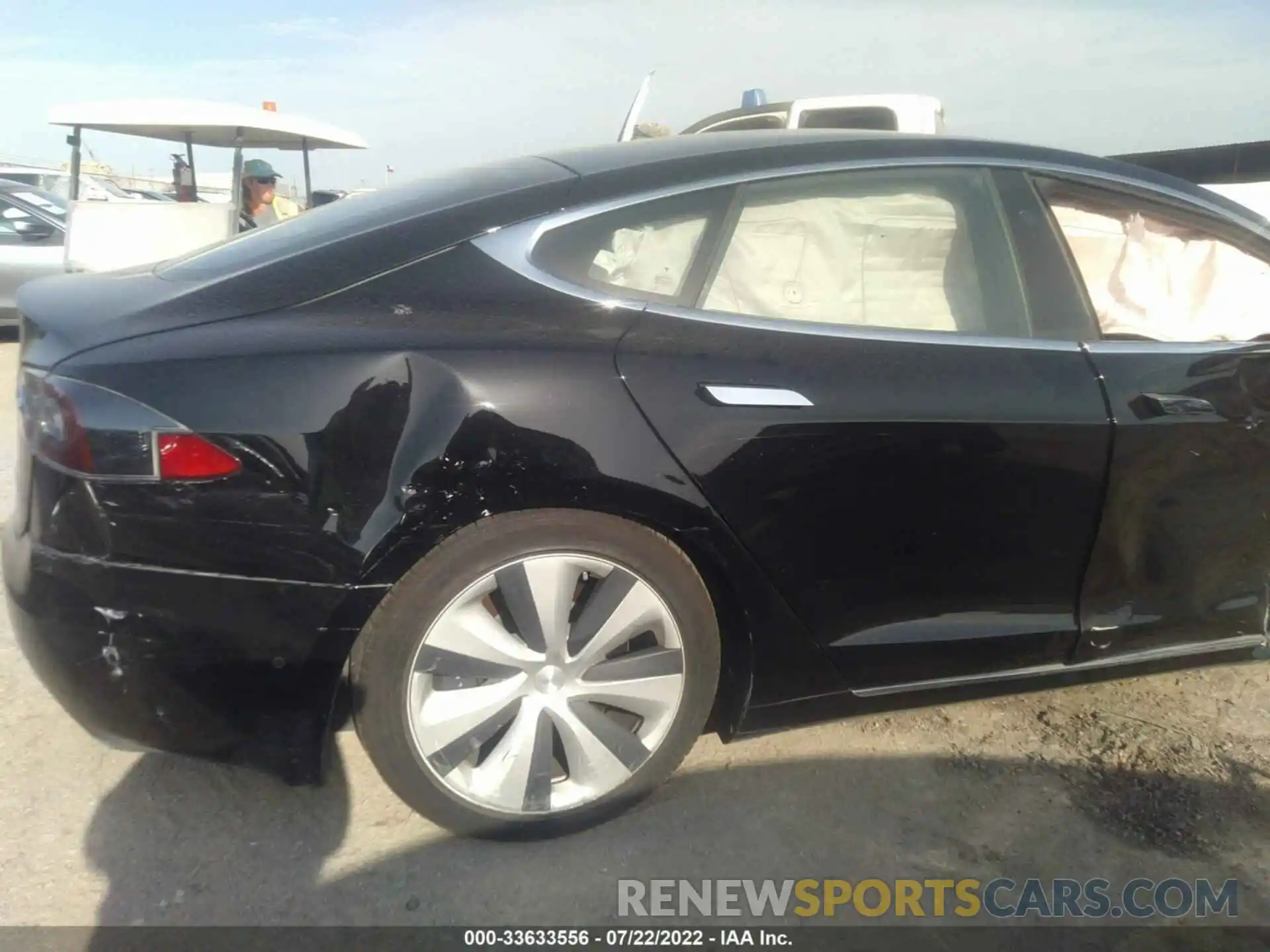 15 Photograph of a damaged car 5YJSA1E2XLF409313 TESLA MODEL S 2020