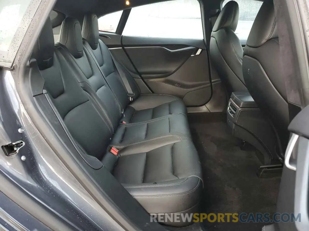 10 Photograph of a damaged car 5YJSA1E2XLF413121 TESLA MODEL S 2020