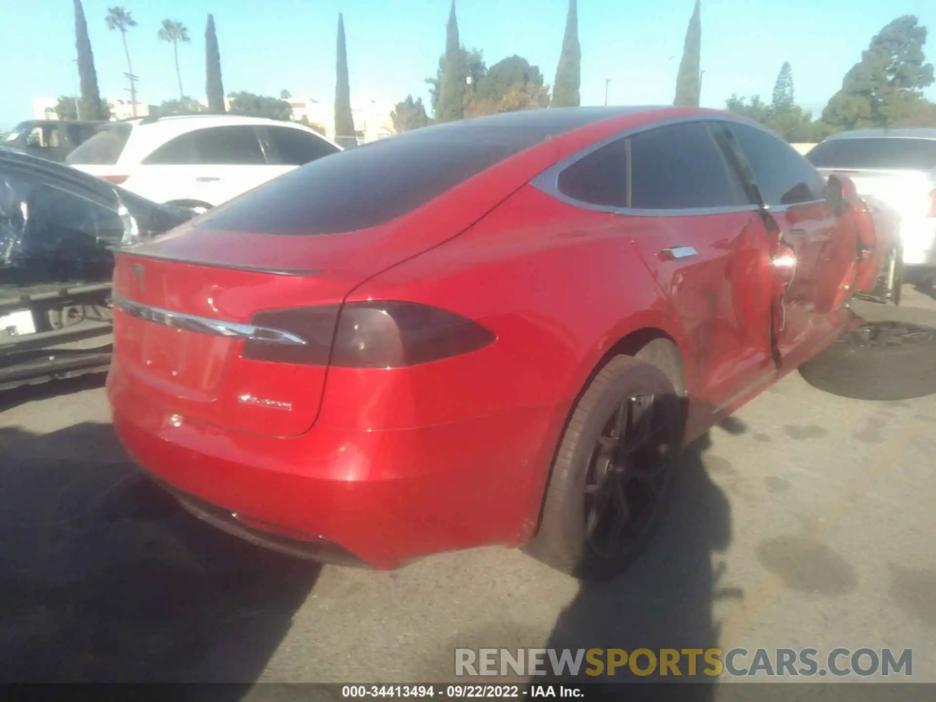 4 Photograph of a damaged car 5YJSA1E40LF416143 TESLA MODEL S 2020