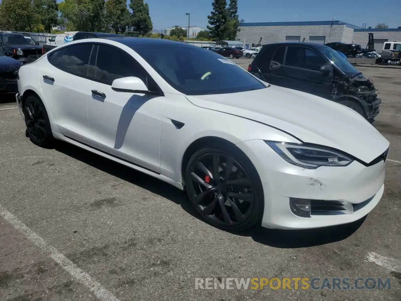 4 Photograph of a damaged car 5YJSA1E42LF401157 TESLA MODEL S 2020