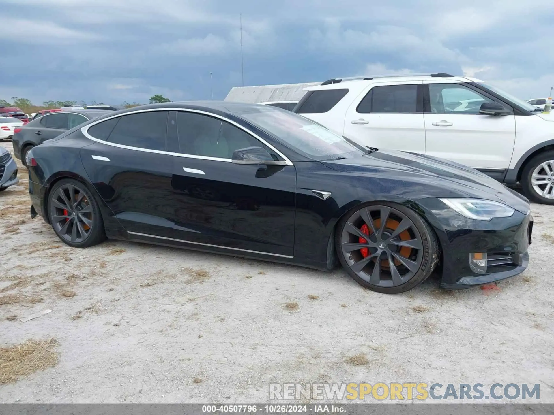 12 Photograph of a damaged car 5YJSA1E43LF358982 TESLA MODEL S 2020