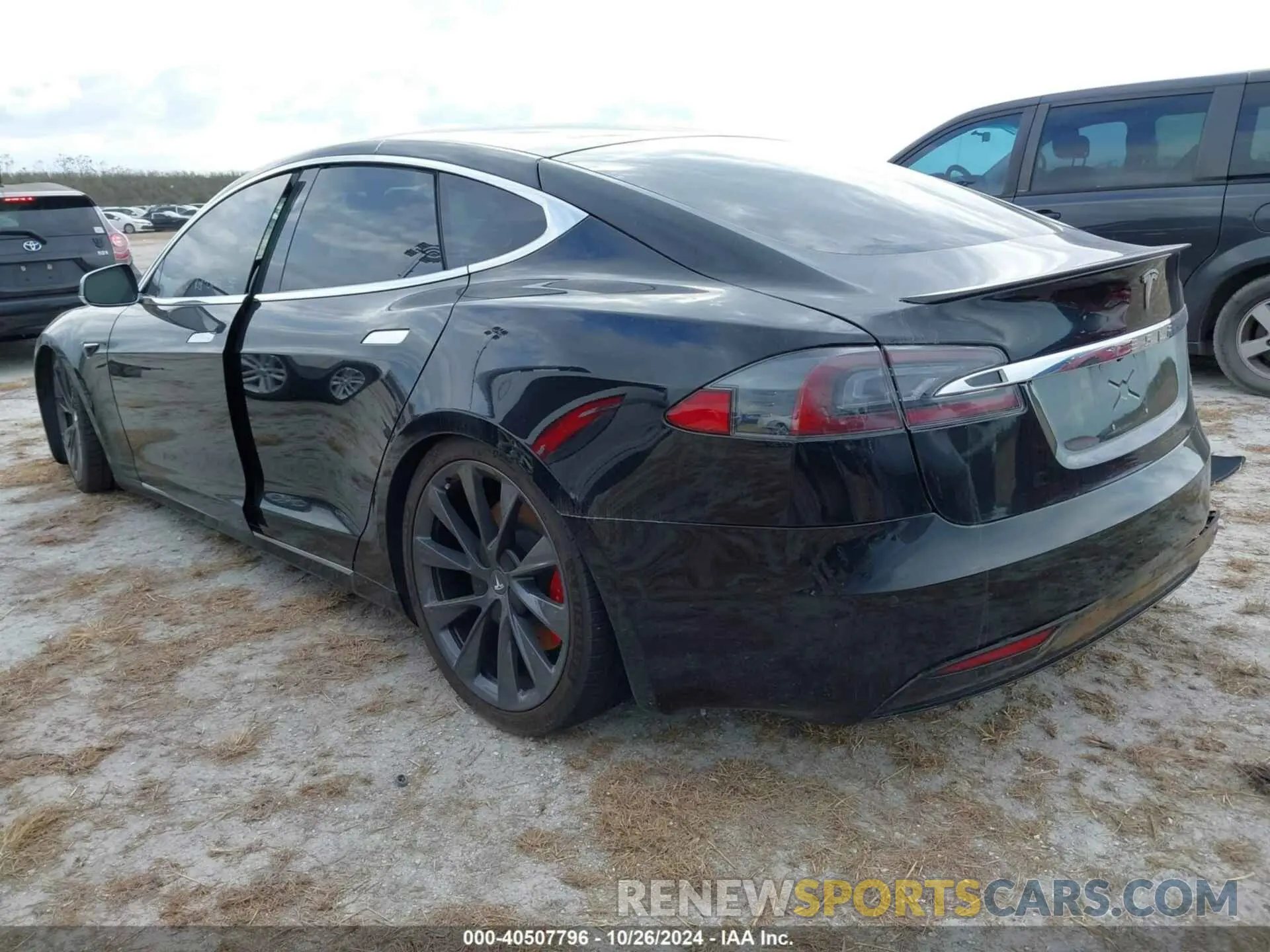 3 Photograph of a damaged car 5YJSA1E43LF358982 TESLA MODEL S 2020
