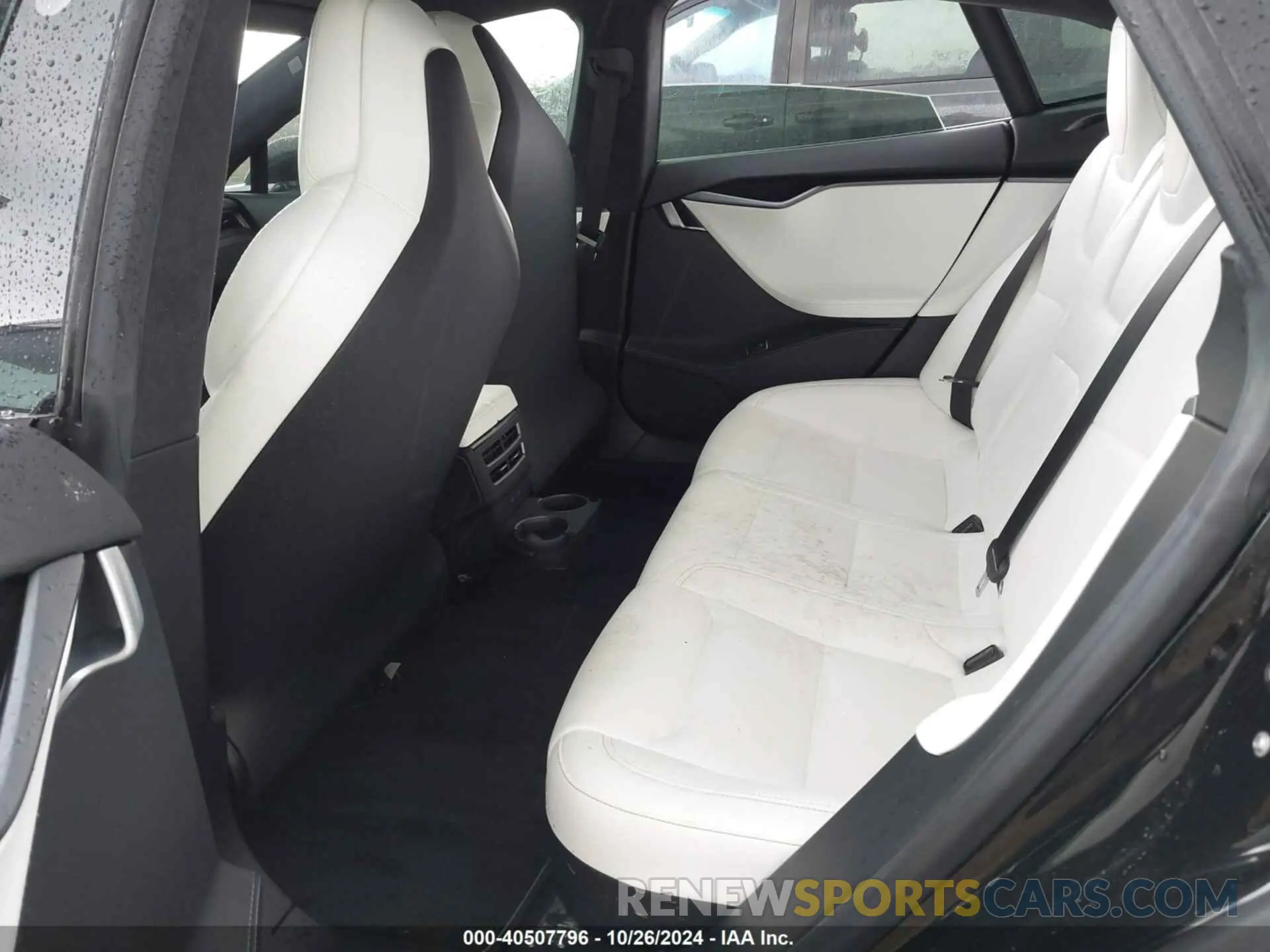 8 Photograph of a damaged car 5YJSA1E43LF358982 TESLA MODEL S 2020