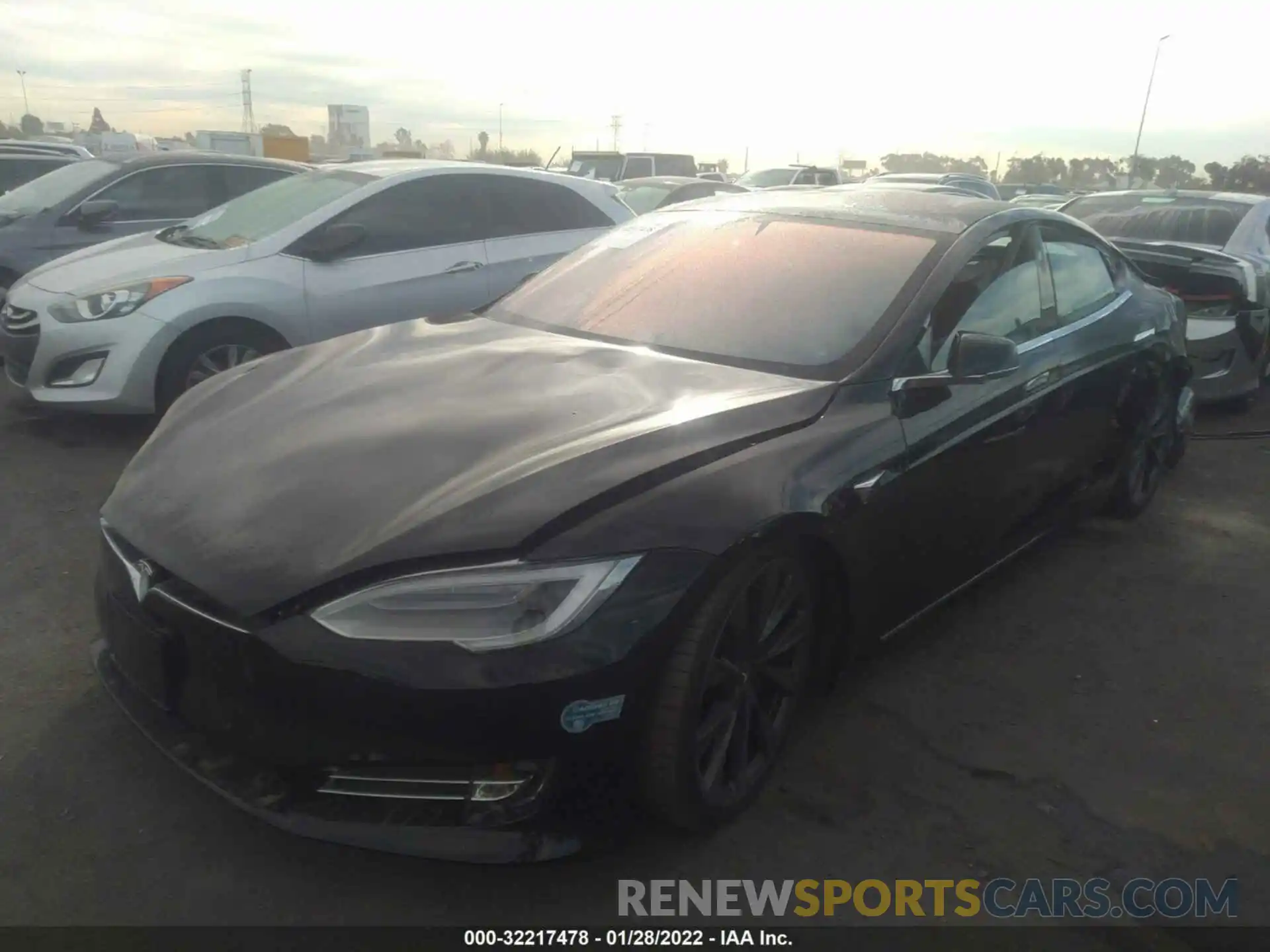 2 Photograph of a damaged car 5YJSA1E44LF416128 TESLA MODEL S 2020